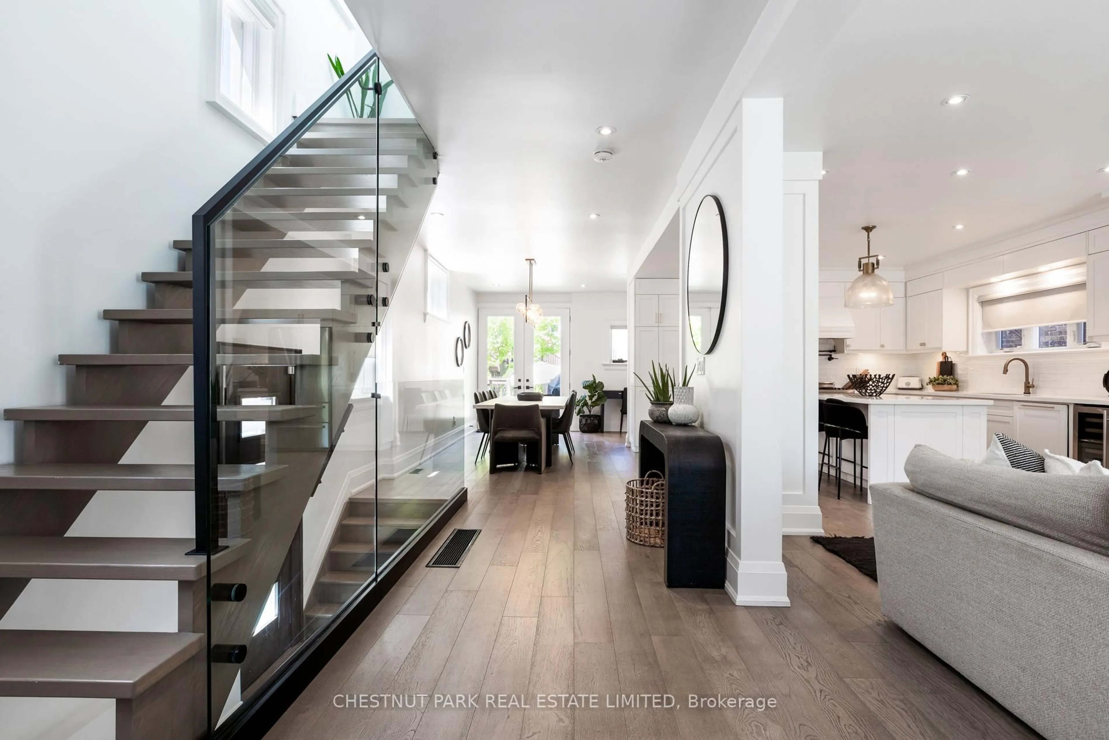 Indoor entryway for 15 Edgewood Ave, Toronto Ontario M4L 3G8