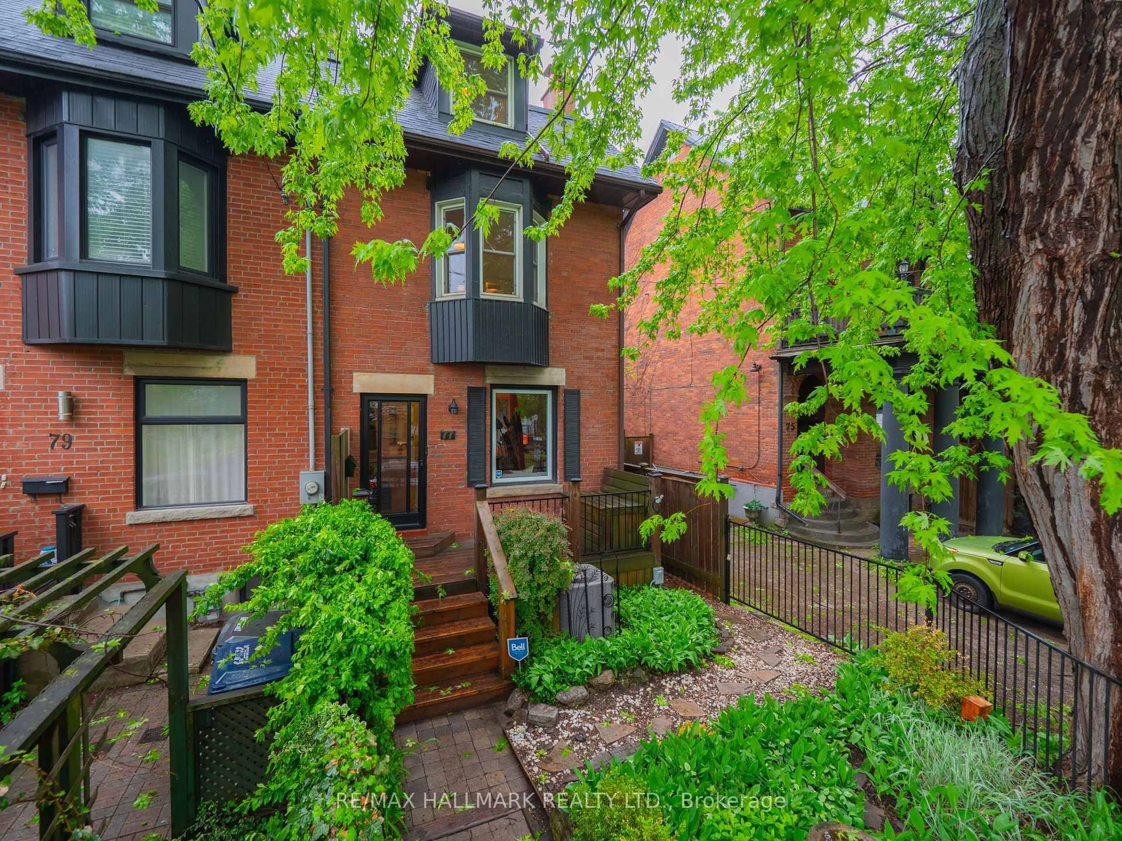 A pic from outside/outdoor area/front of a property/back of a property/a pic from drone, street for 77 McGee St, Toronto Ontario M4M 2L1