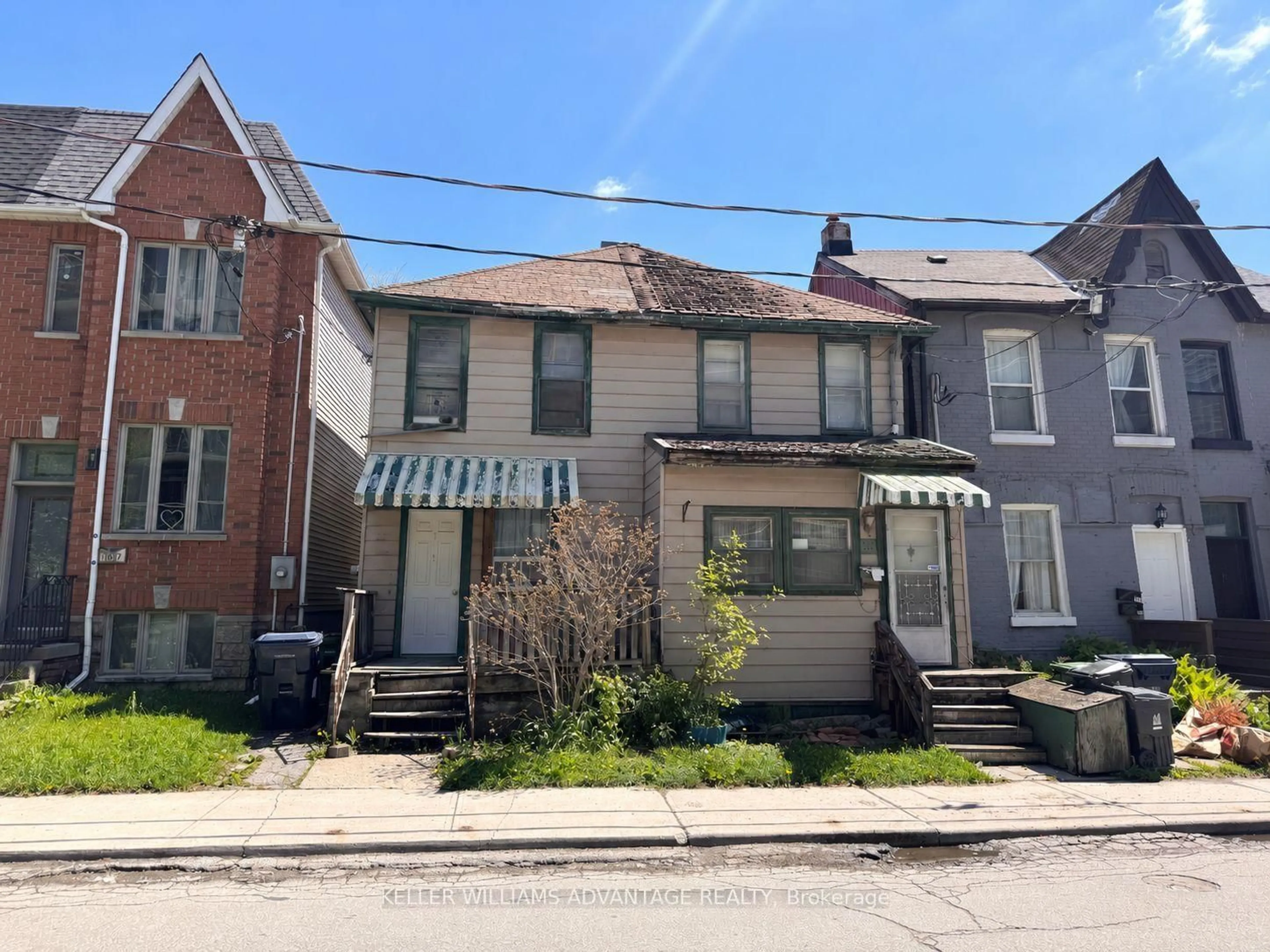 A pic from outside/outdoor area/front of a property/back of a property/a pic from drone, street for 165 Logan Ave, Toronto Ontario M4M 2N2