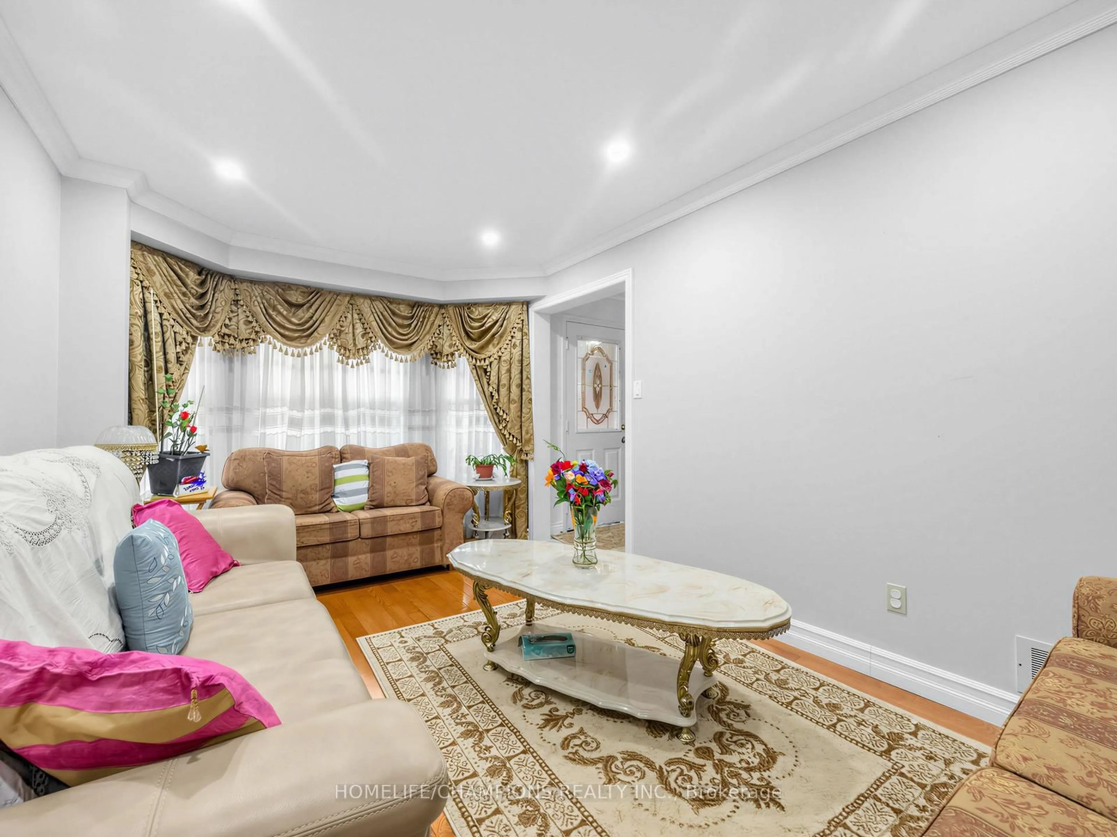 Living room with furniture, unknown for 12 Glenheather Terr, Toronto Ontario M1B 5H2