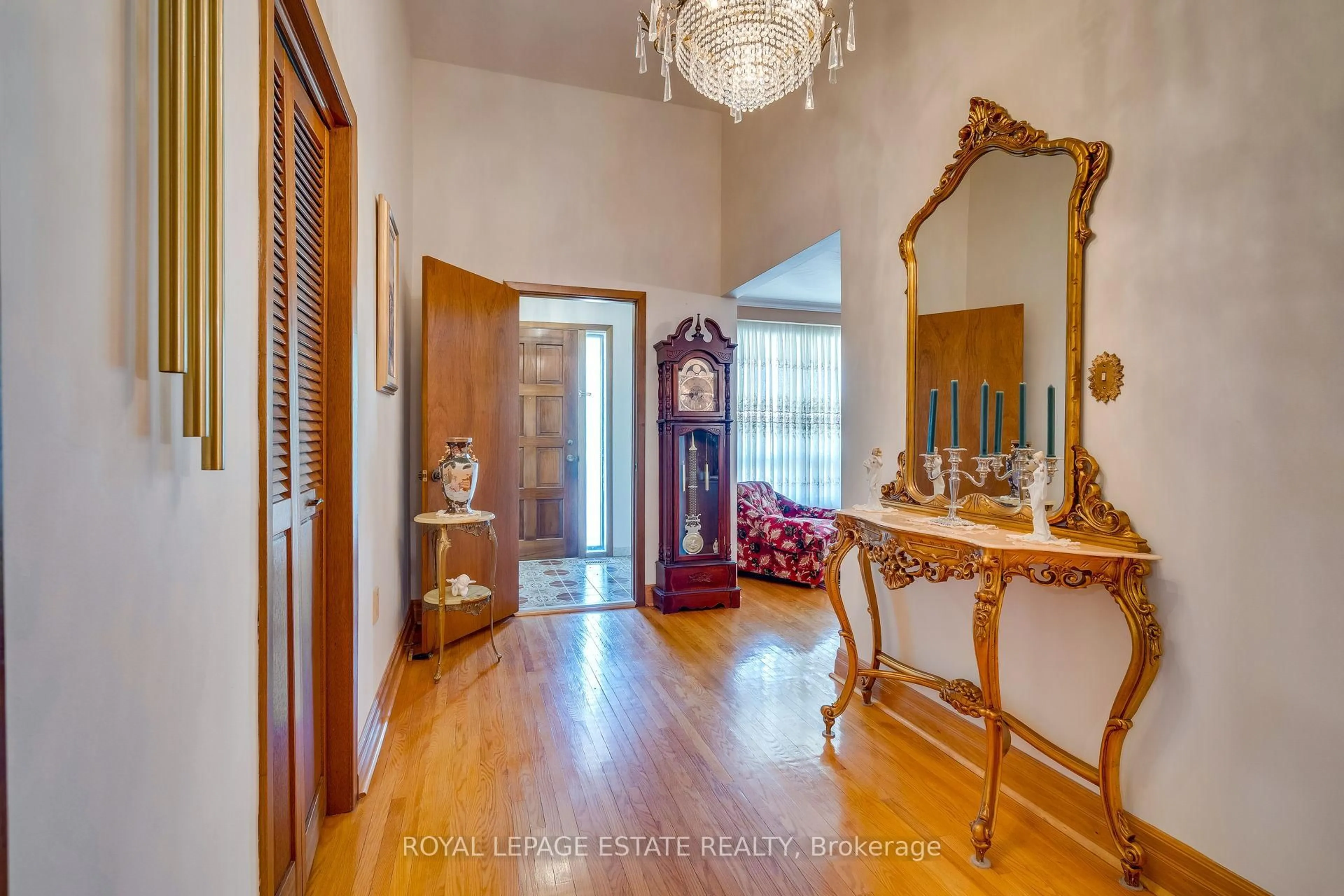 Indoor foyer for 17 Altair Ave, Toronto Ontario M1W 2R1