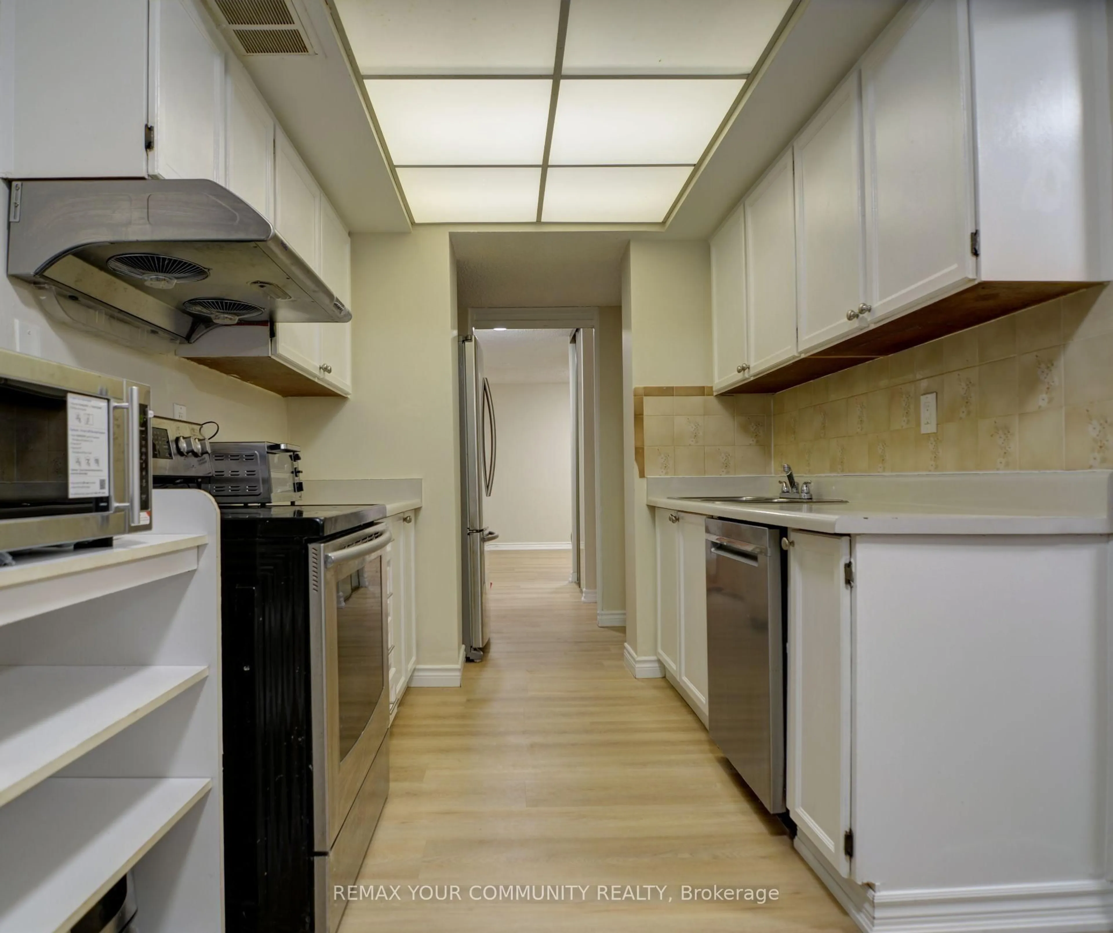 Standard kitchen, unknown for 3131 Bridletowne Circ #103, Toronto Ontario M1W 2S9