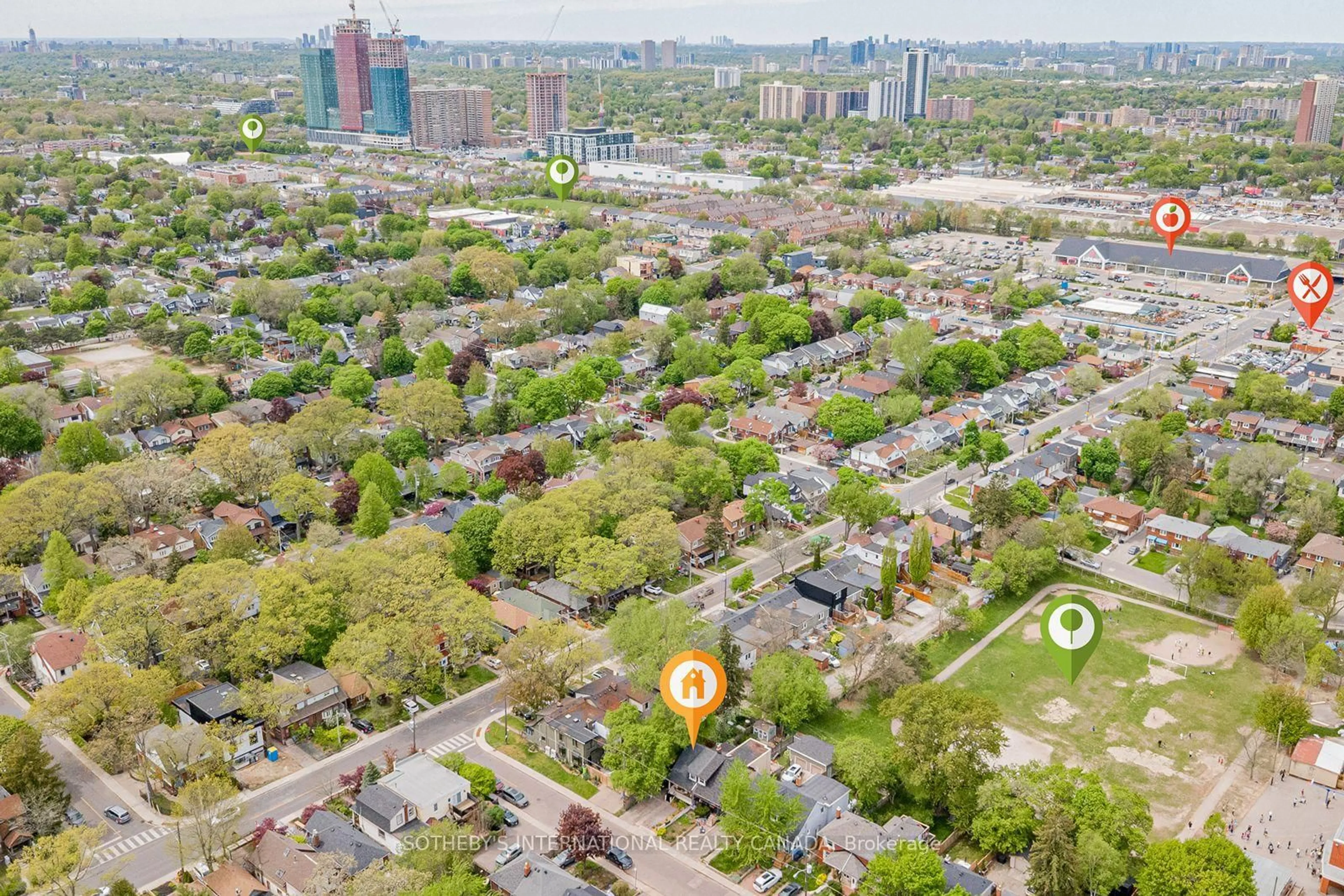 A pic from outside/outdoor area/front of a property/back of a property/a pic from drone, street for 2 Winston Ave, Toronto Ontario M1N 1W3