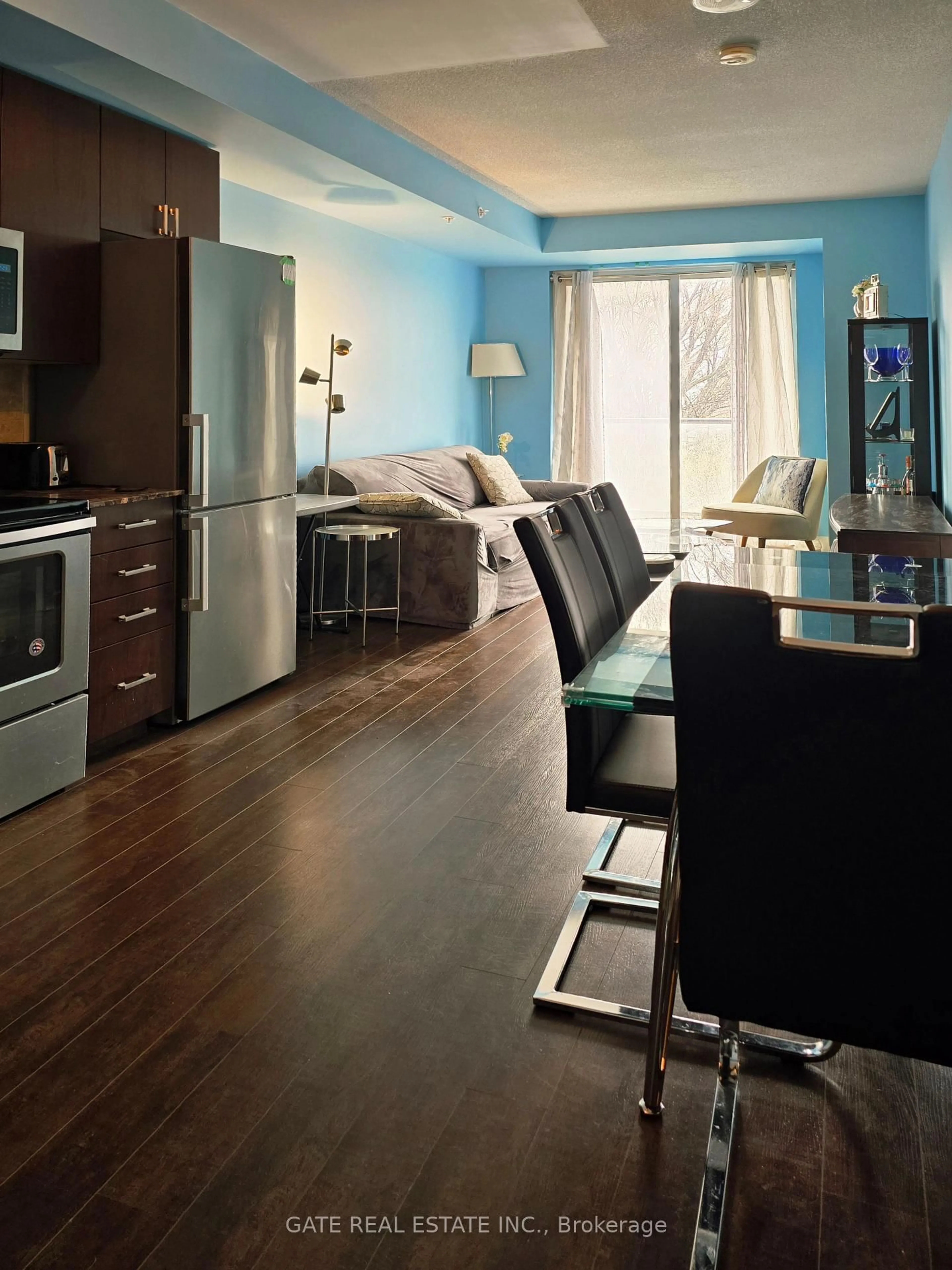 Open concept kitchen, wood/laminate floor for 22 East Haven Dr #530, Toronto Ontario M1N 0B4