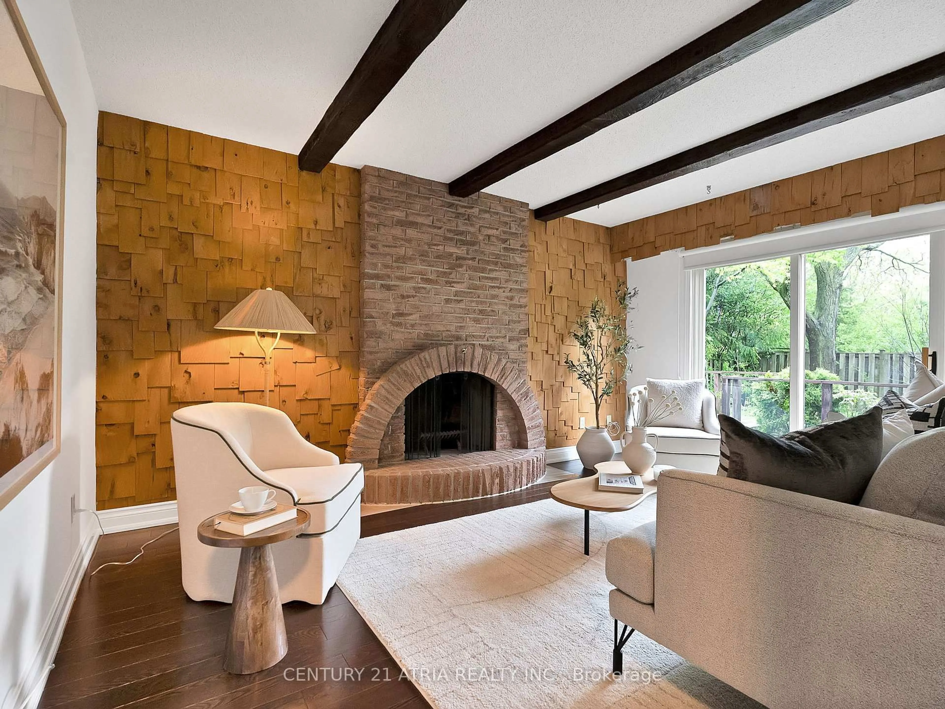 Living room with furniture, ceramic/tile floor for 21 Longbow Sq, Toronto Ontario M1W 2W6