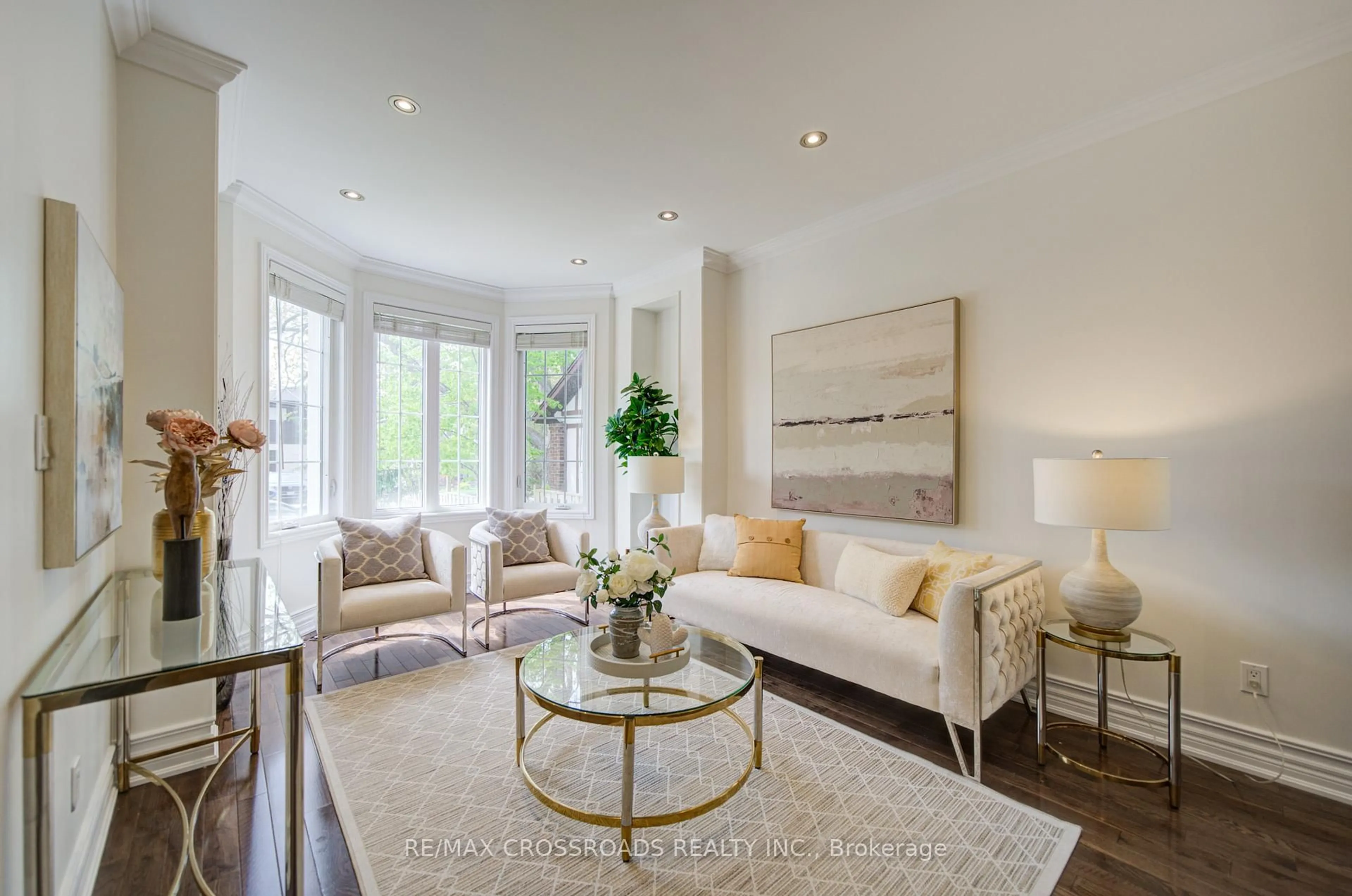 Living room with furniture, unknown for 24 Lynn Rd, Toronto Ontario M1N 2A4