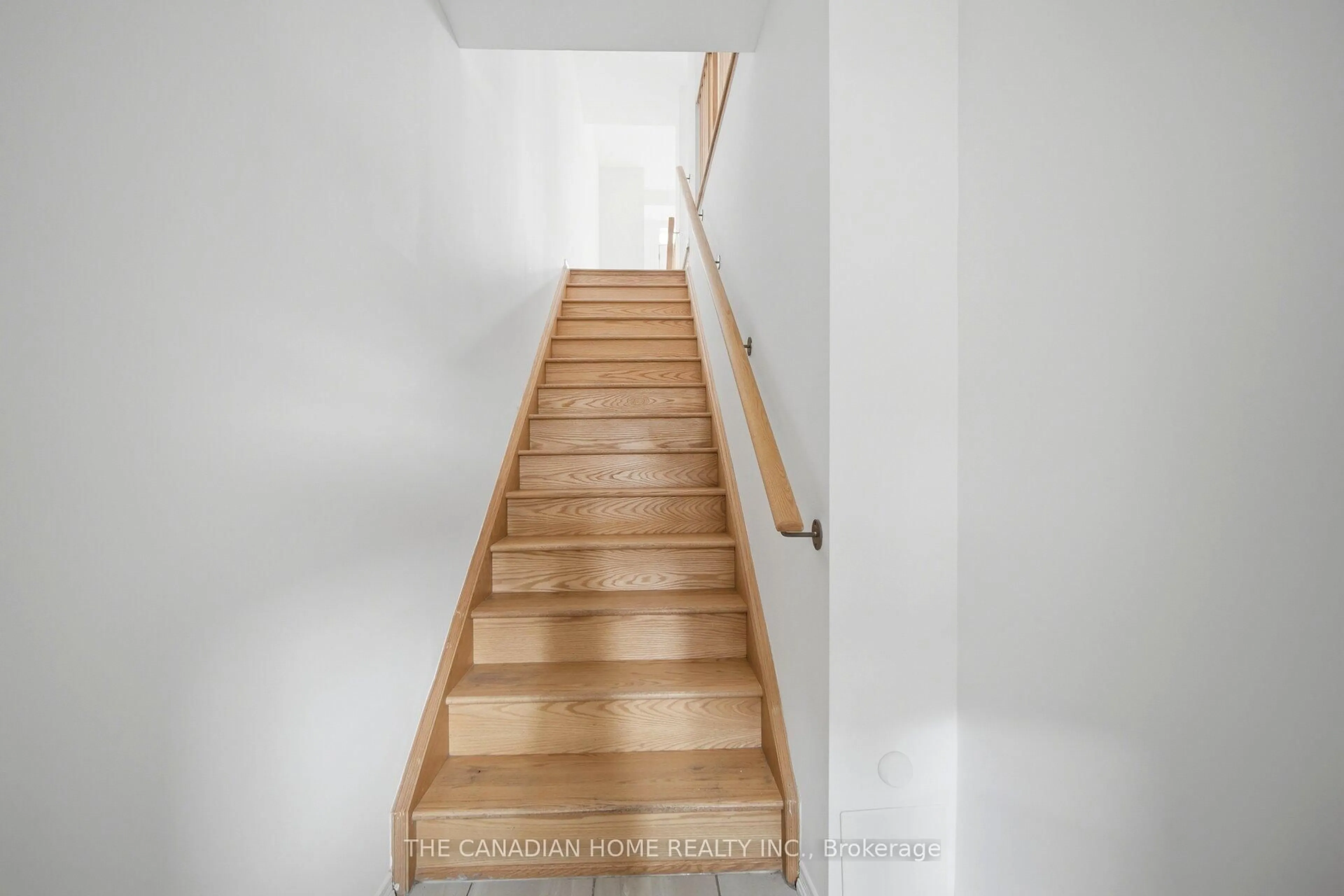 Stairs for 99 Danzatore Path, Oshawa Ontario L1L 0P9