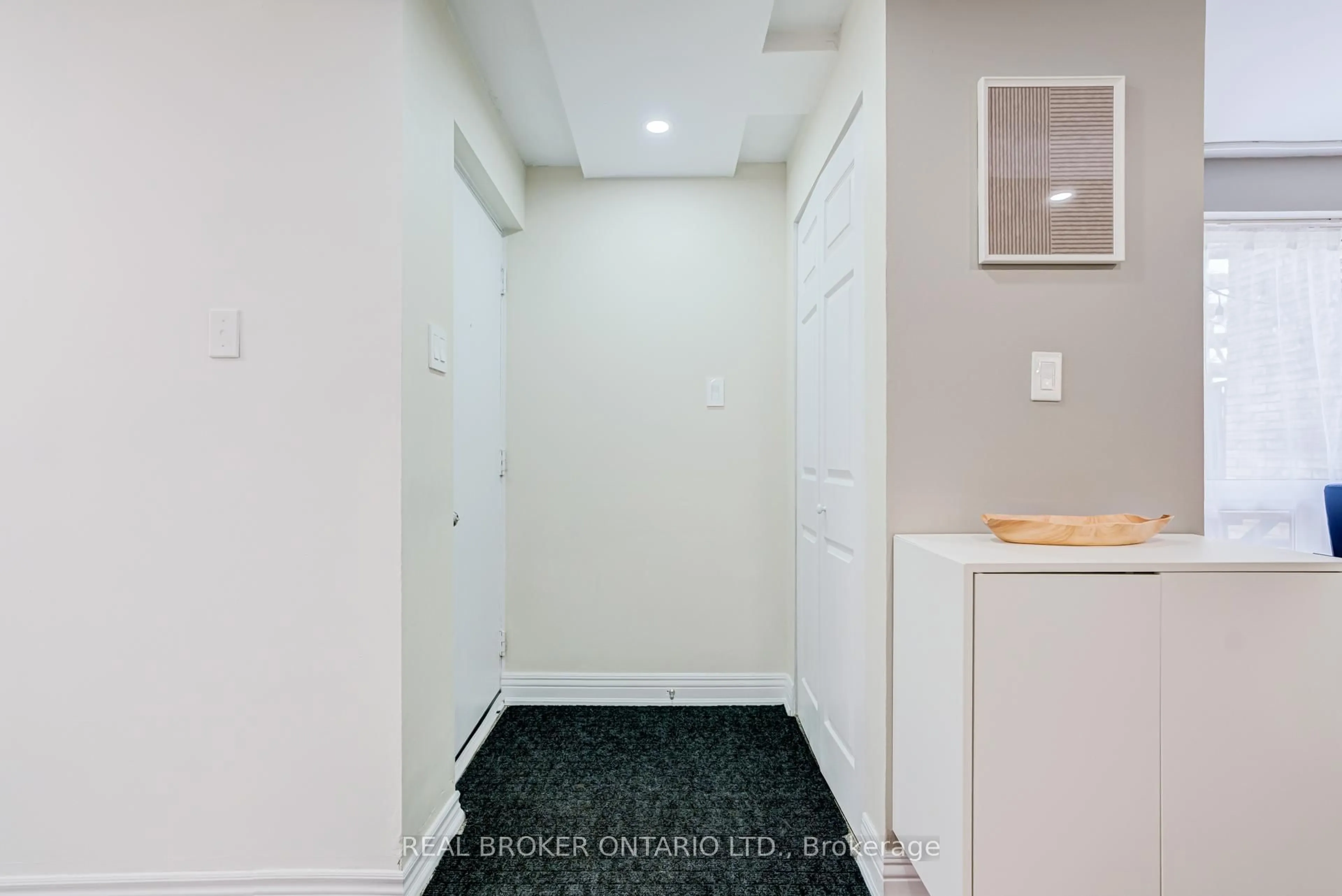 Unknown for 130 Ling Rd, Toronto Ontario M1E 4V9