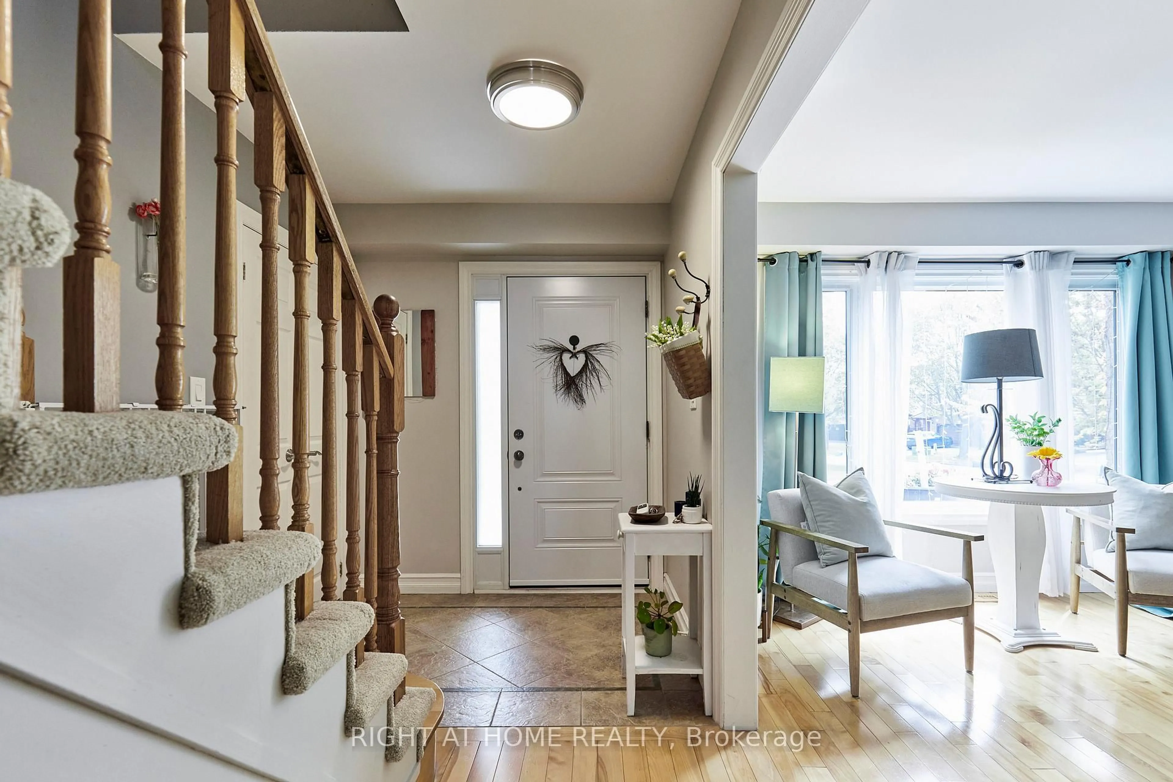 Indoor entryway for 71 Barley Mill Cres, Clarington Ontario L1C 4E9