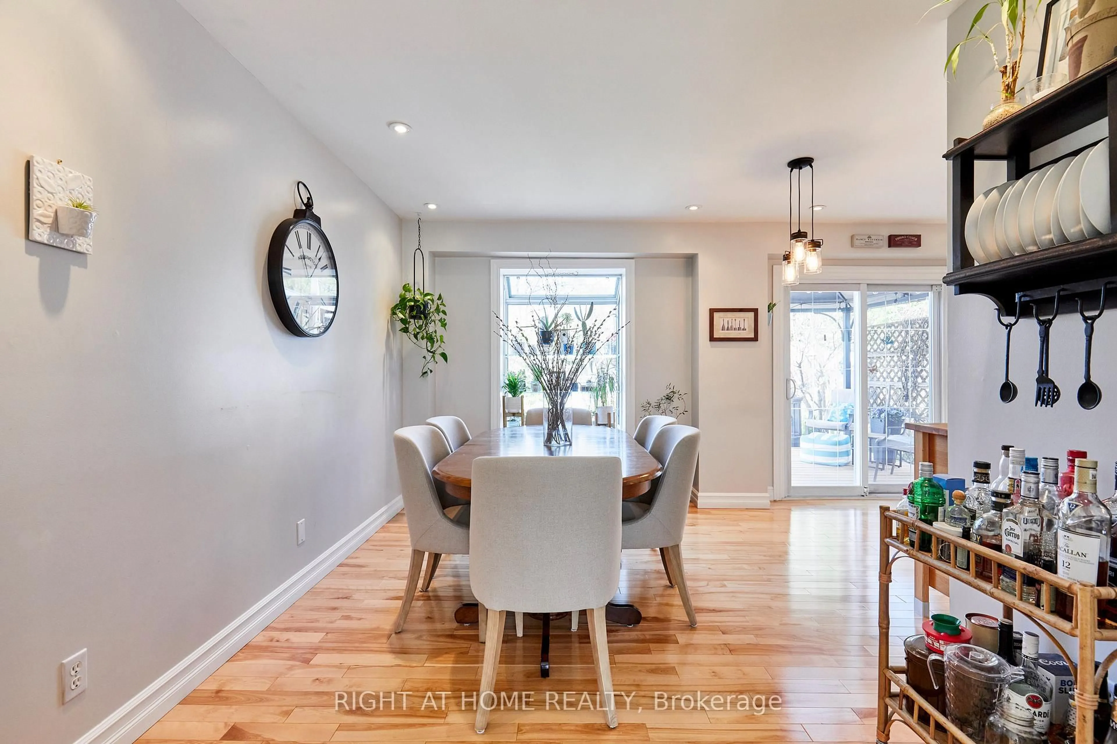 Dining room, unknown for 71 Barley Mill Cres, Clarington Ontario L1C 4E9