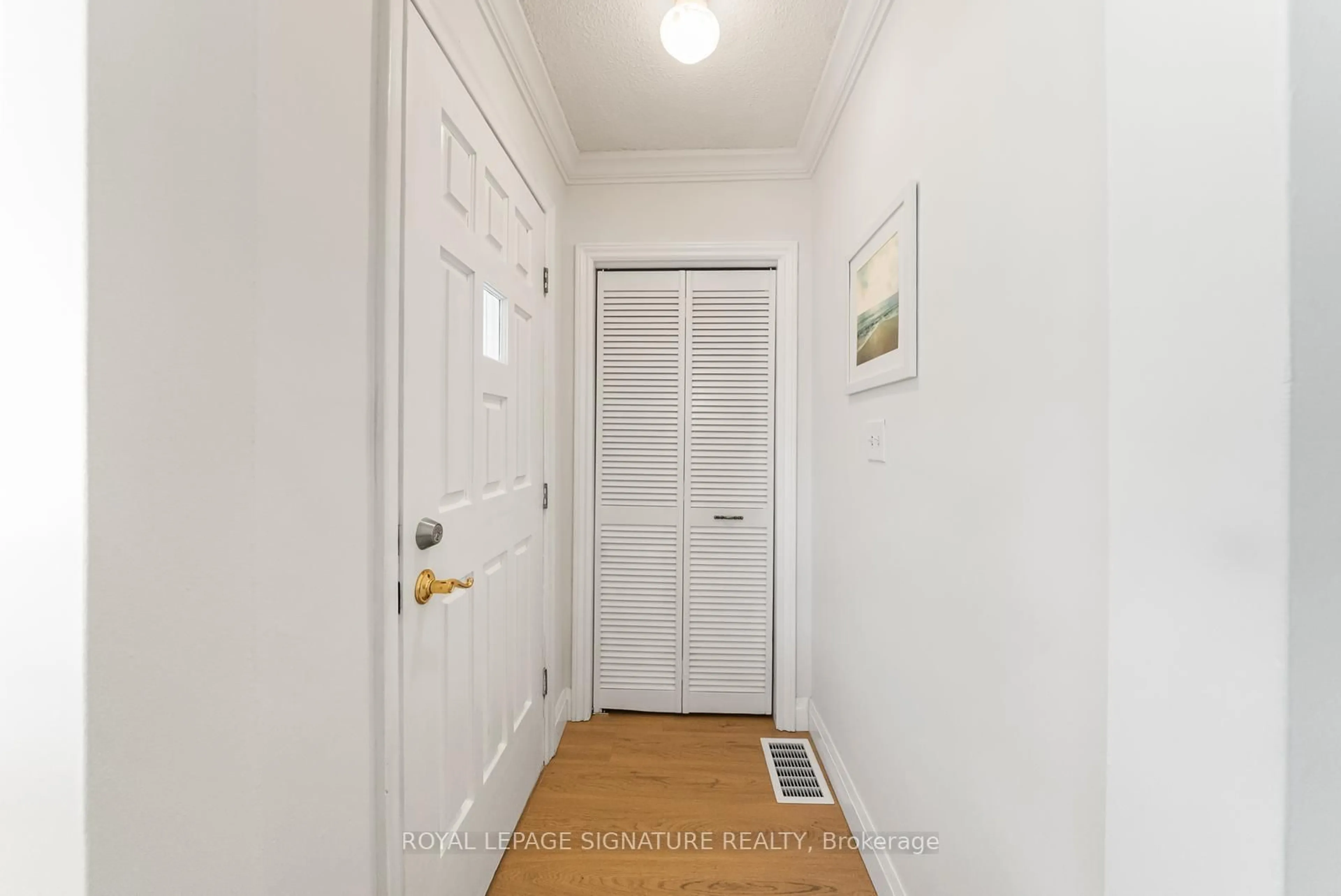 Indoor entryway for 55 Boem Ave, Toronto Ontario M1R 3T4