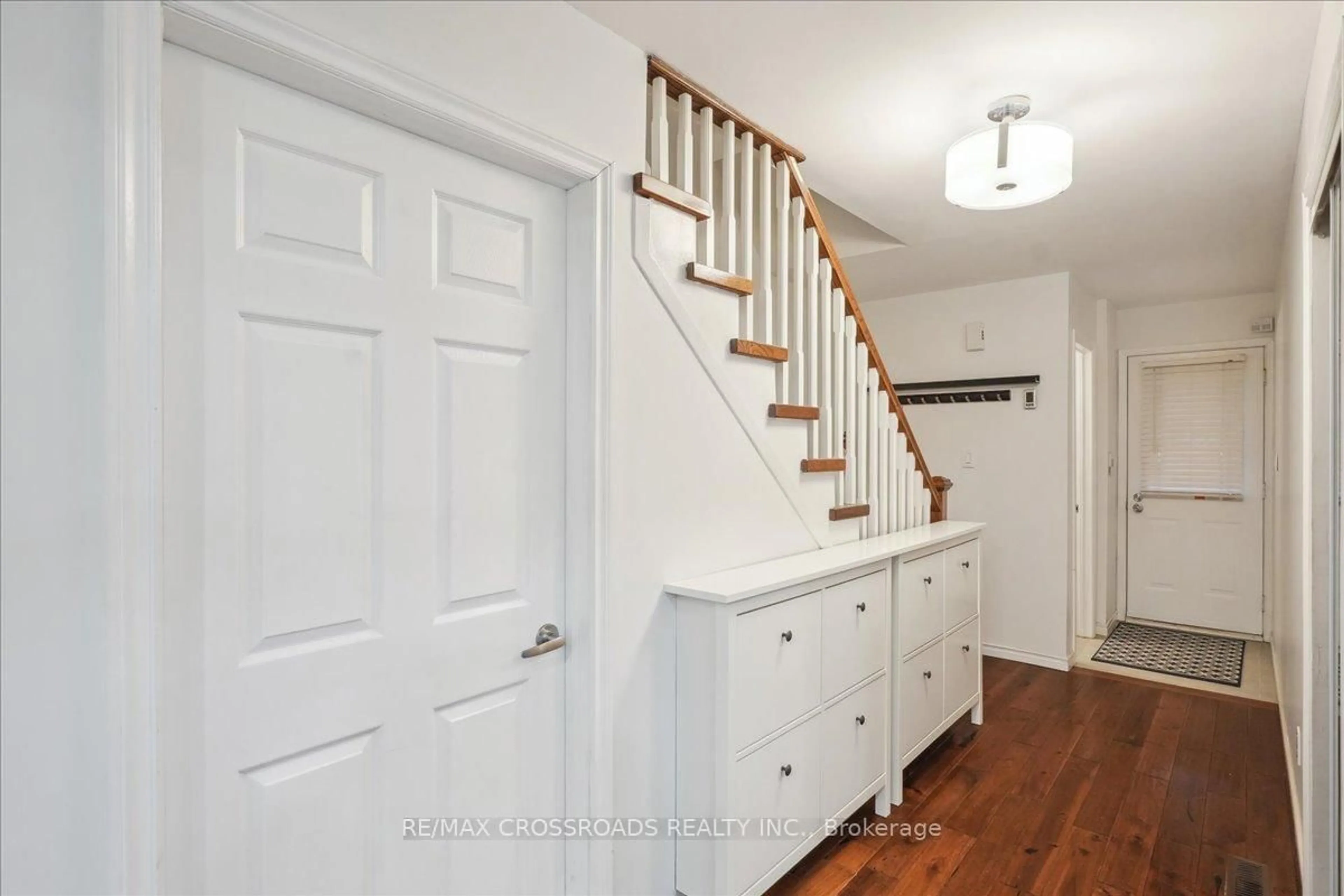 Indoor entryway for 121 L'Amoreaux Dr #43, Toronto Ontario M1W 2J9