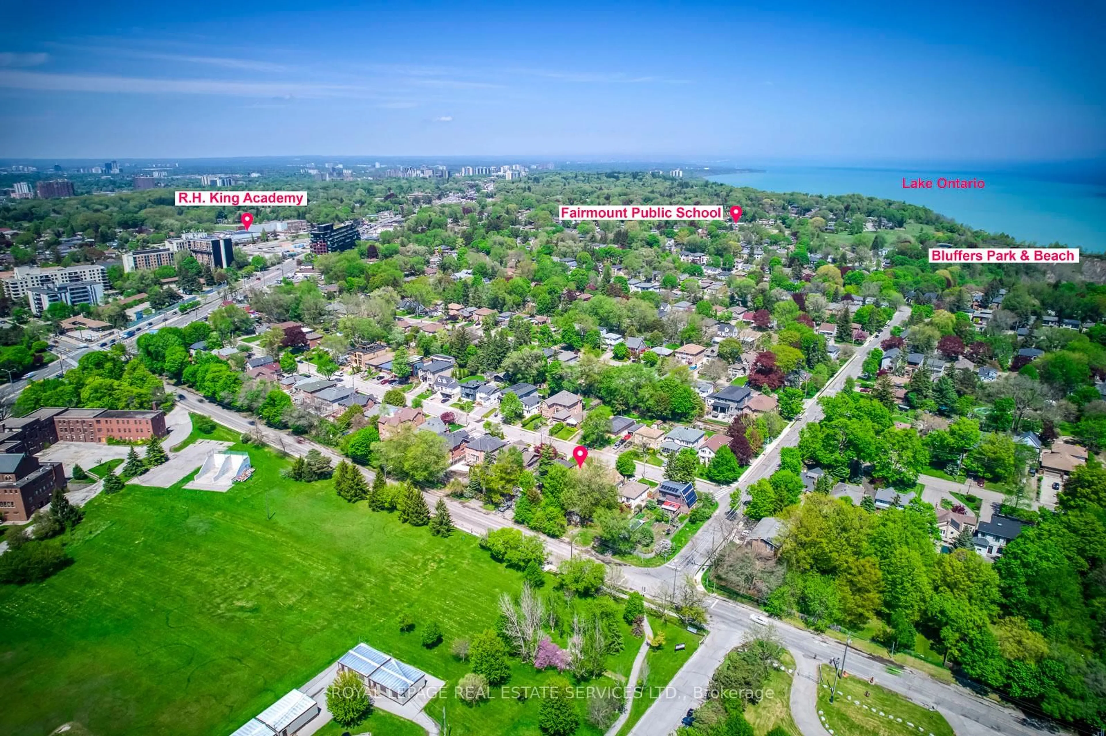 A pic from outside/outdoor area/front of a property/back of a property/a pic from drone, street for 10 Thatcher Ave, Toronto Ontario M1M 2M2