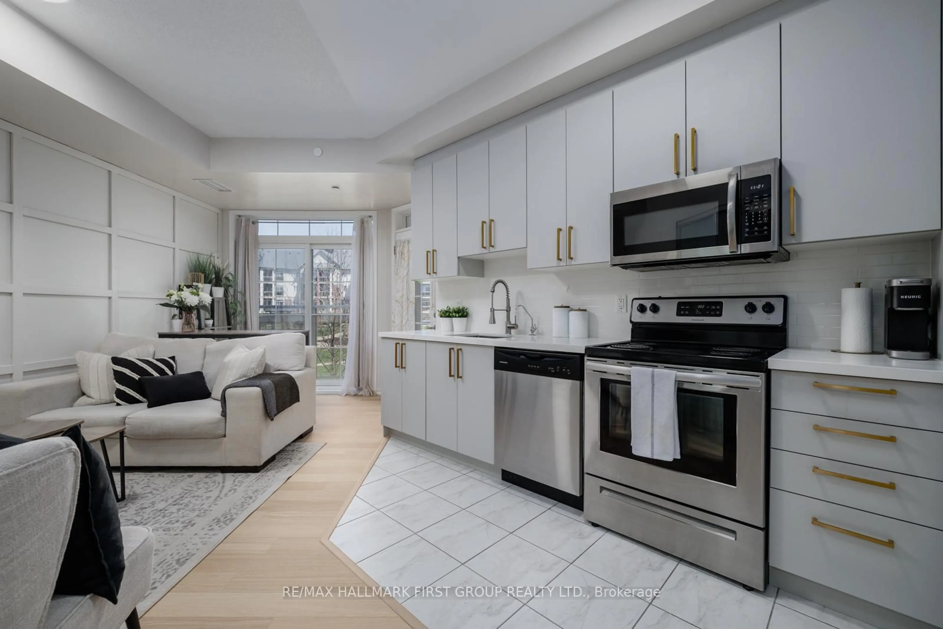 Open concept kitchen, ceramic/tile floor for 84 Aspen Springs Dr #201, Clarington Ontario L1C 0V3