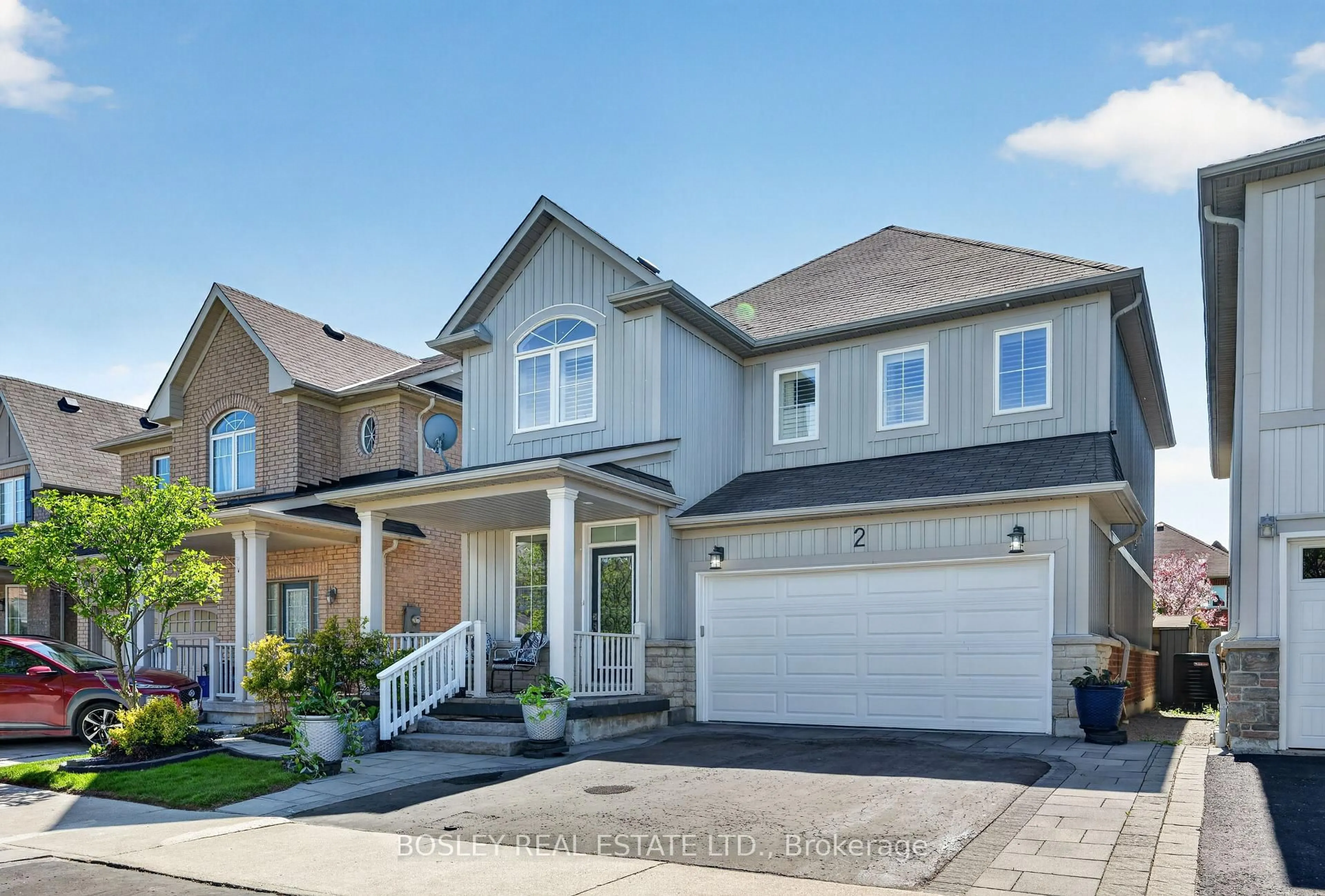 Home with vinyl exterior material, street for 2 Bettina Pl, Whitby Ontario L1R 0E8