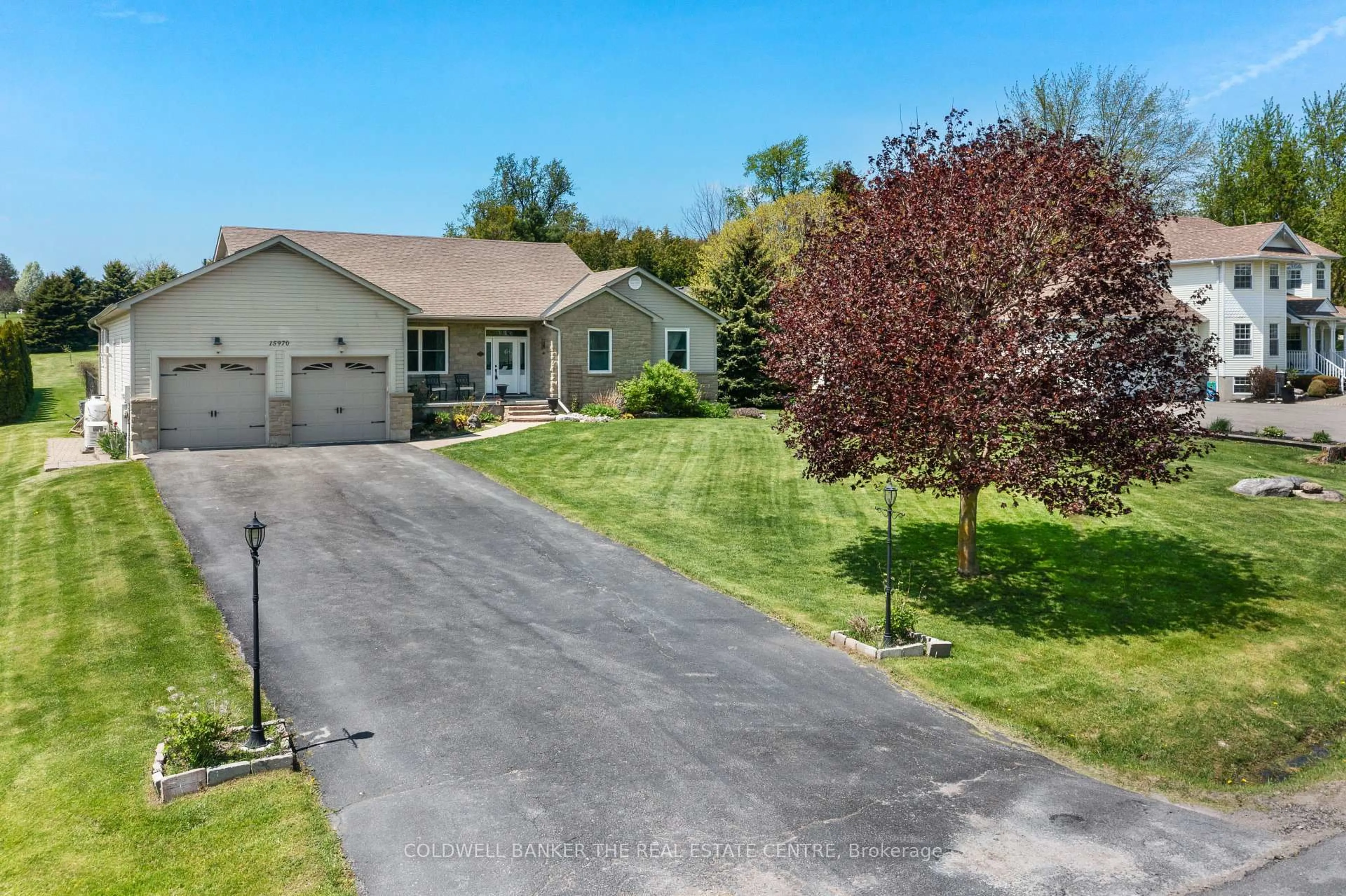 A pic from outside/outdoor area/front of a property/back of a property/a pic from drone, street for 15970 Marsh Hill Rd, Scugog Ontario L9L 1Y9