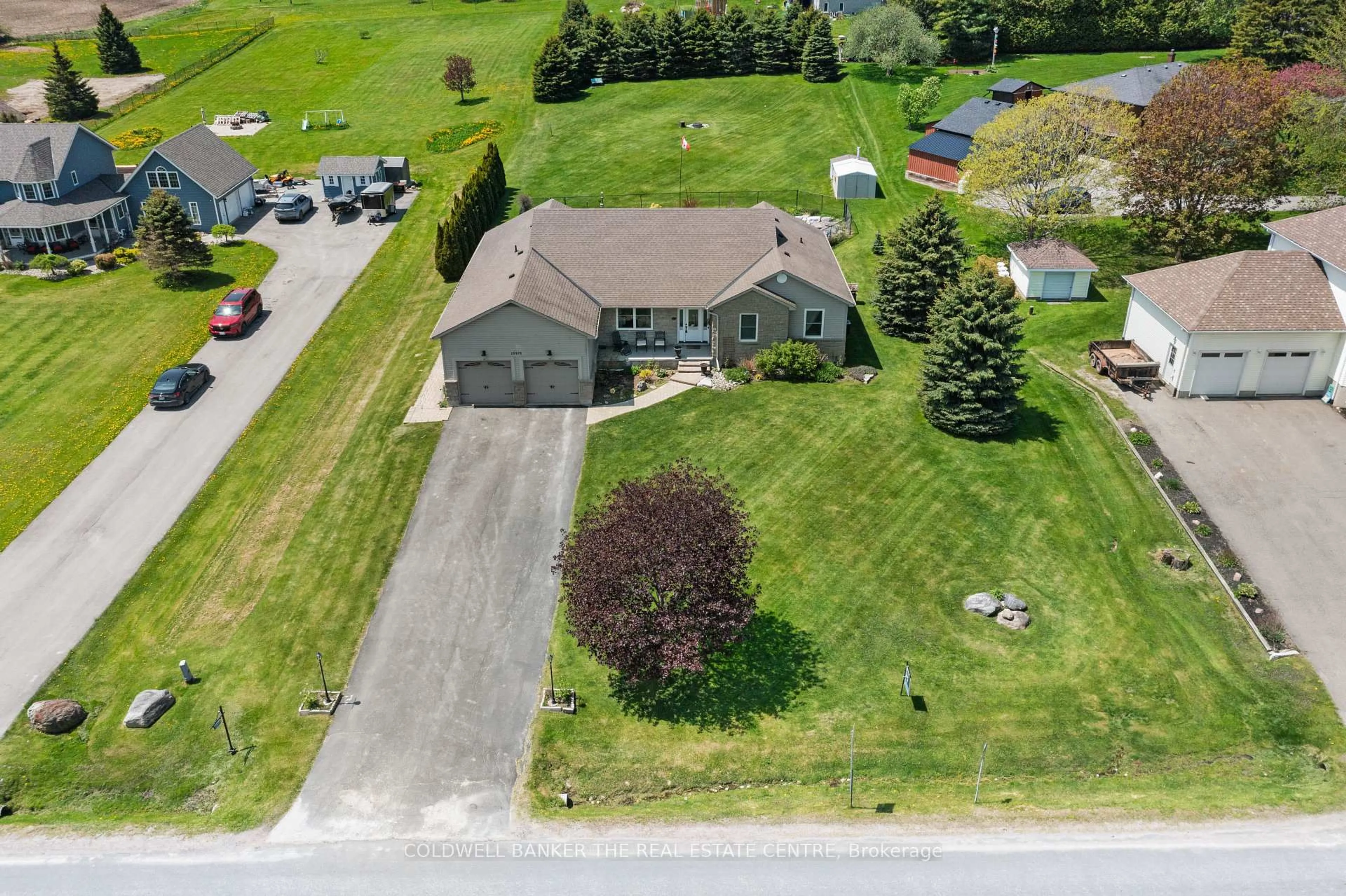 A pic from outside/outdoor area/front of a property/back of a property/a pic from drone, street for 15970 Marsh Hill Rd, Scugog Ontario L9L 1Y9