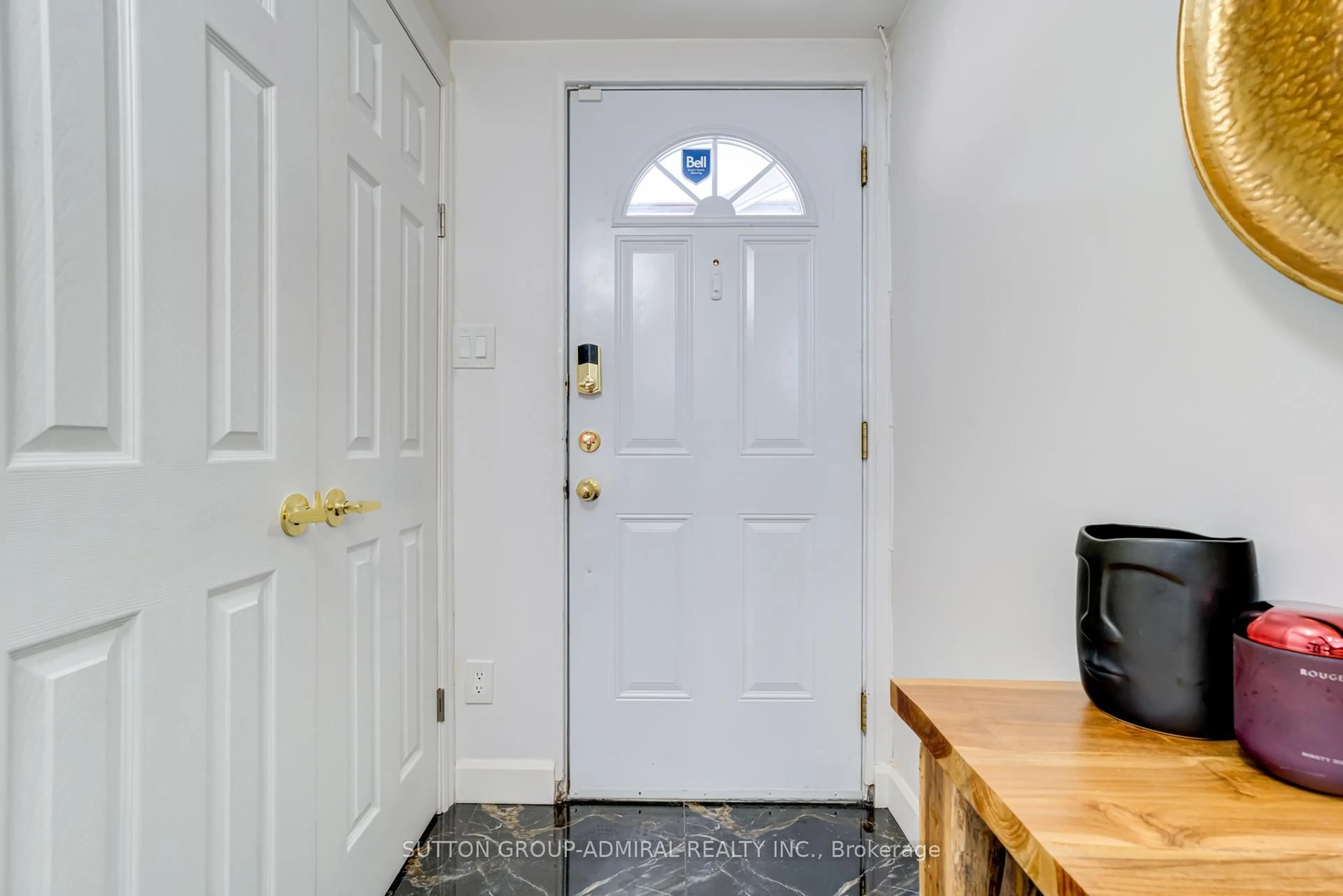 Indoor entryway for 81 Brookmill Blvd #84, Toronto Ontario M1W 2L5