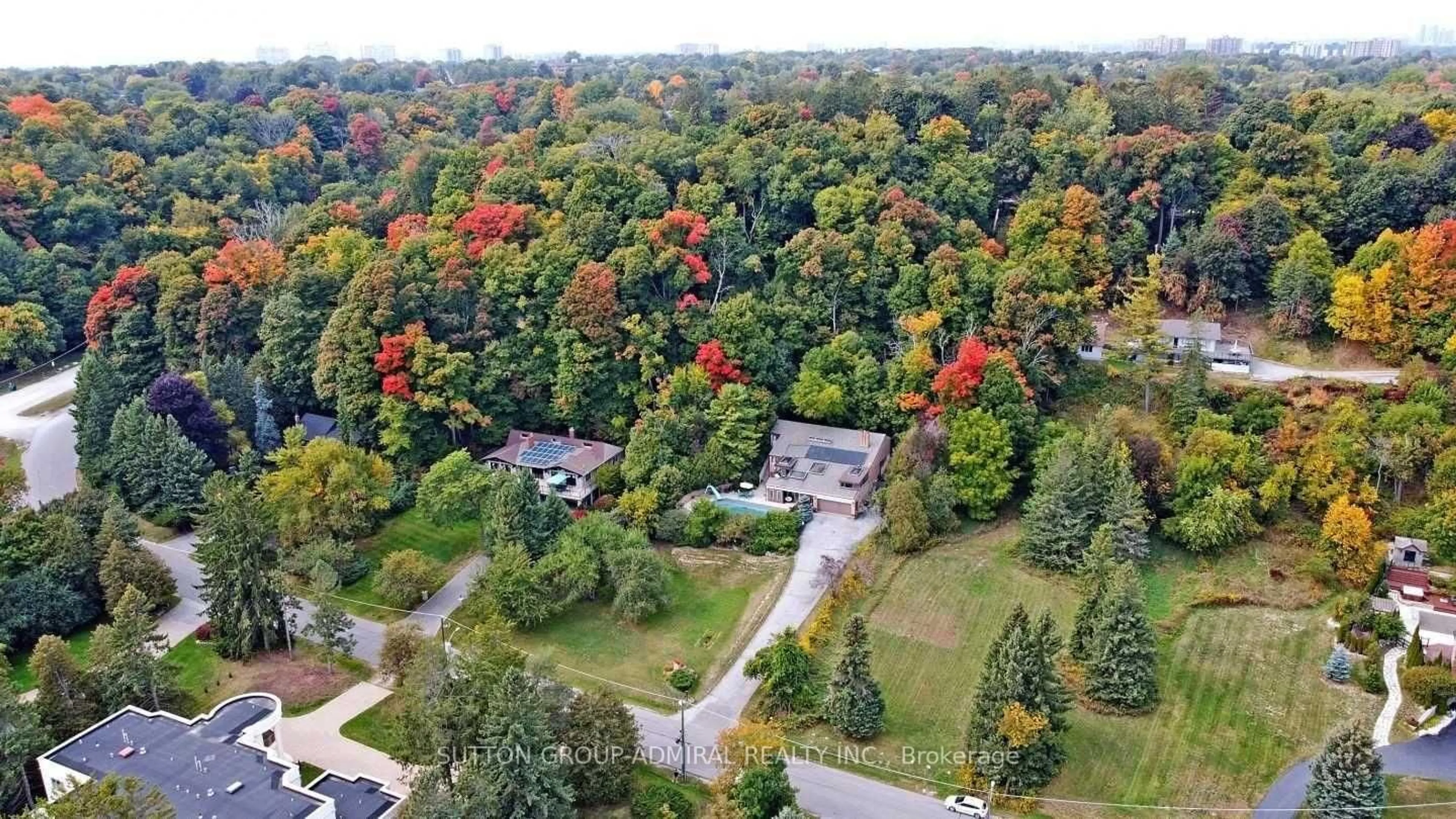 A pic from outside/outdoor area/front of a property/back of a property/a pic from drone, forest/trees view for 37 Meadowcliffe Dr, Toronto Ontario M1M 2X8