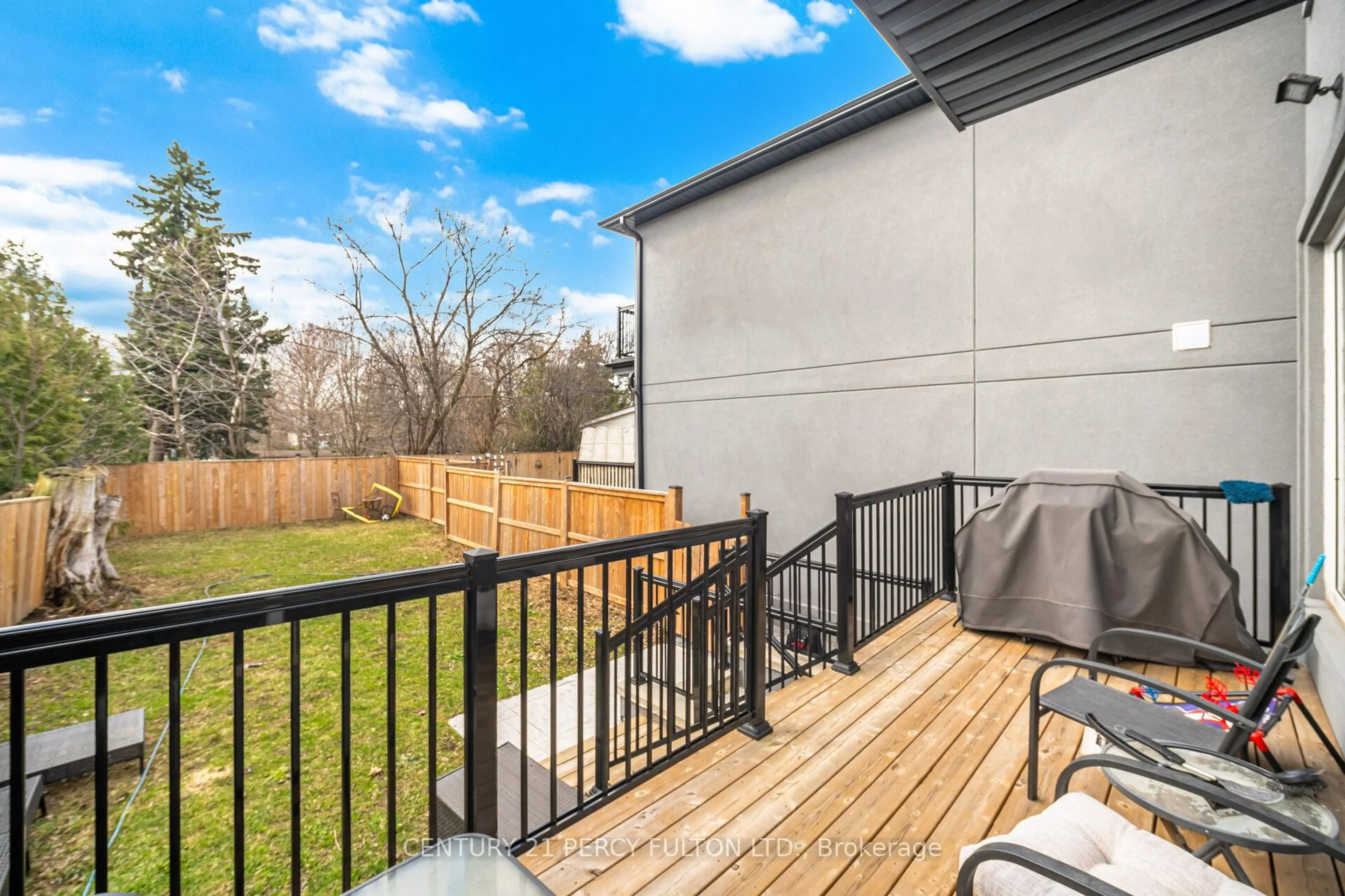 Patio, unknown for 195 Danforth Rd, Toronto Ontario M1L 3X1