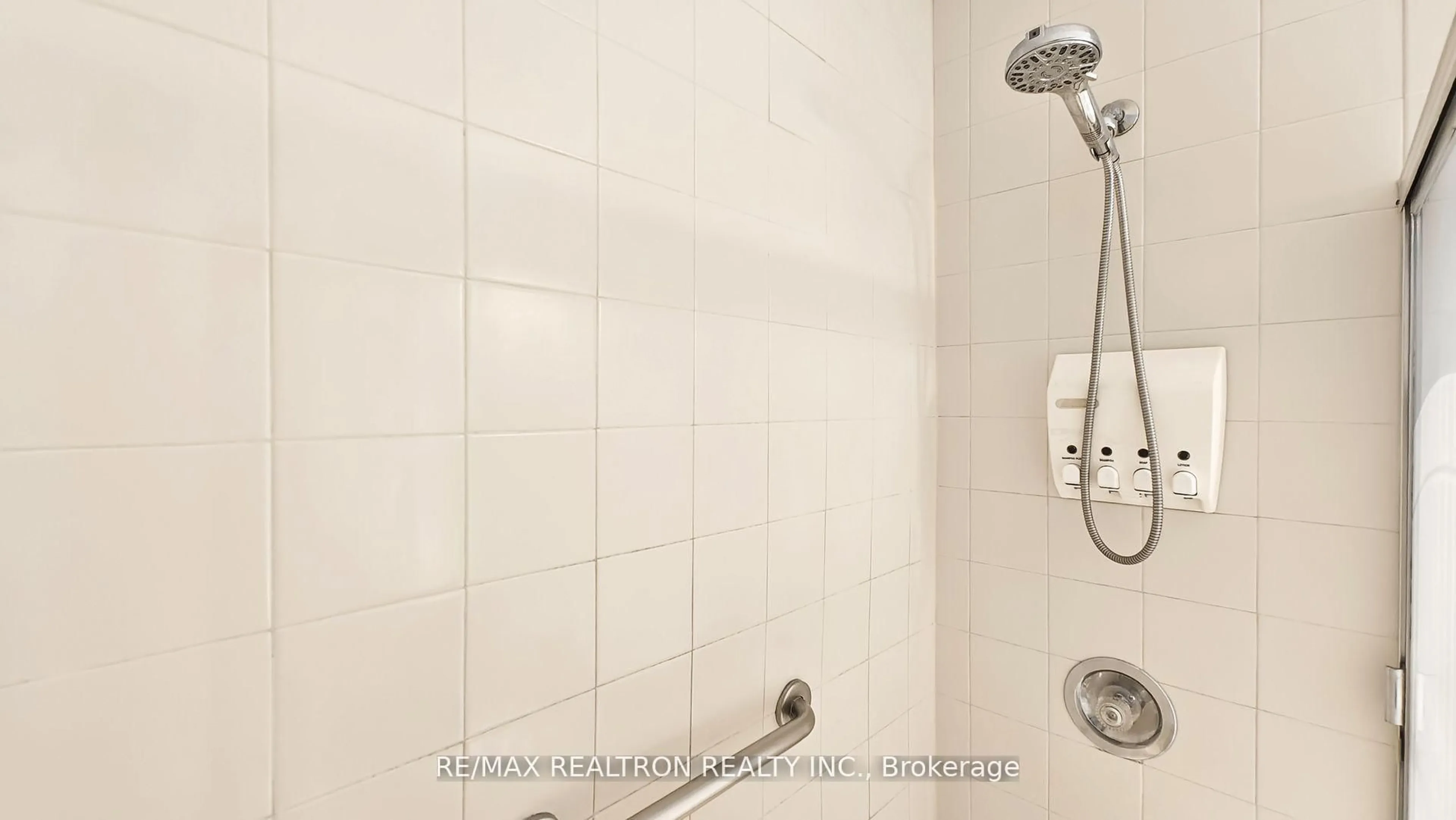 Contemporary bathroom, ceramic/tile floor for 50 Karnwood Dr, Toronto Ontario M1L 2Z6