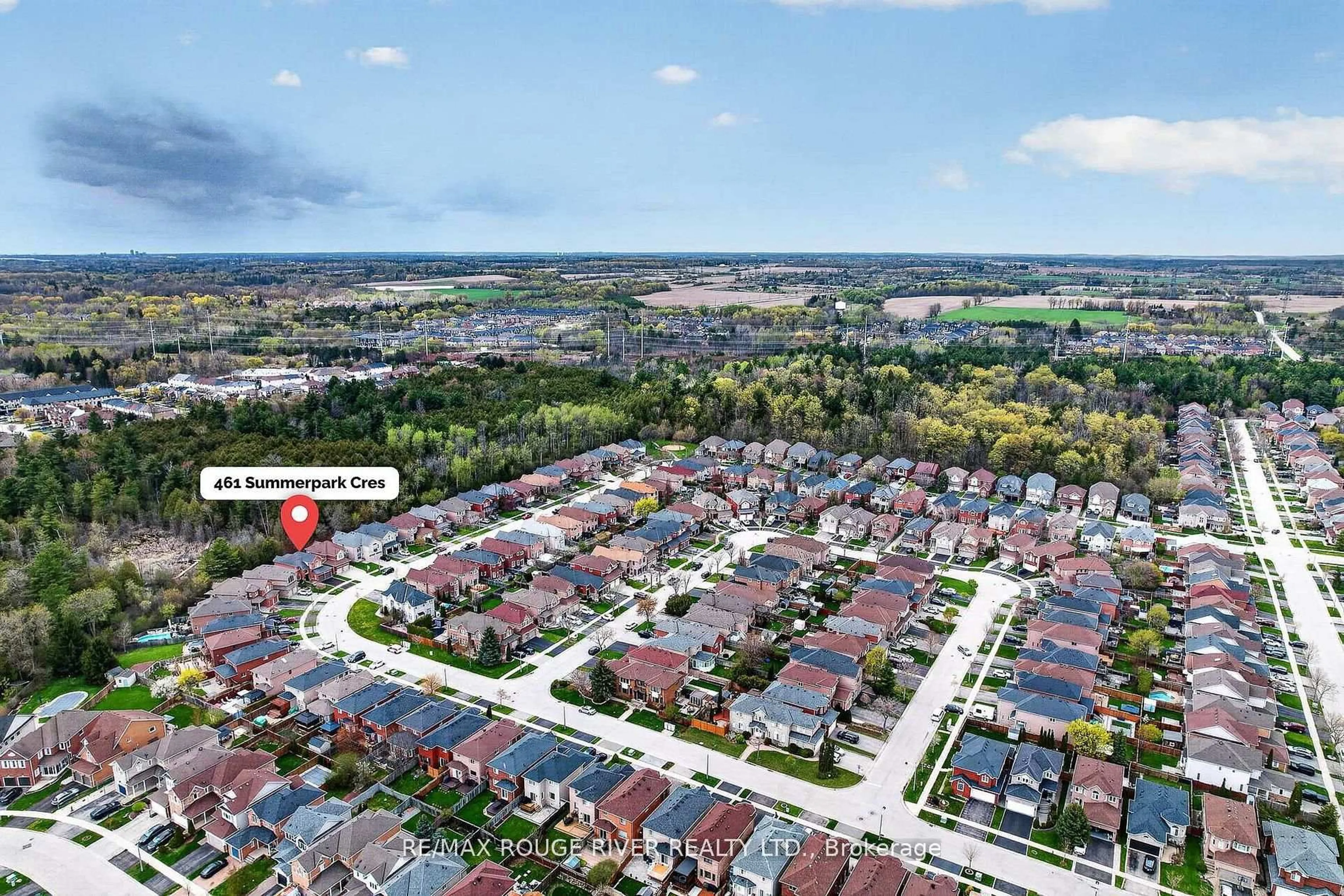 A pic from outside/outdoor area/front of a property/back of a property/a pic from drone, street for 461 Summerpark Cres, Pickering Ontario L1V 7A9