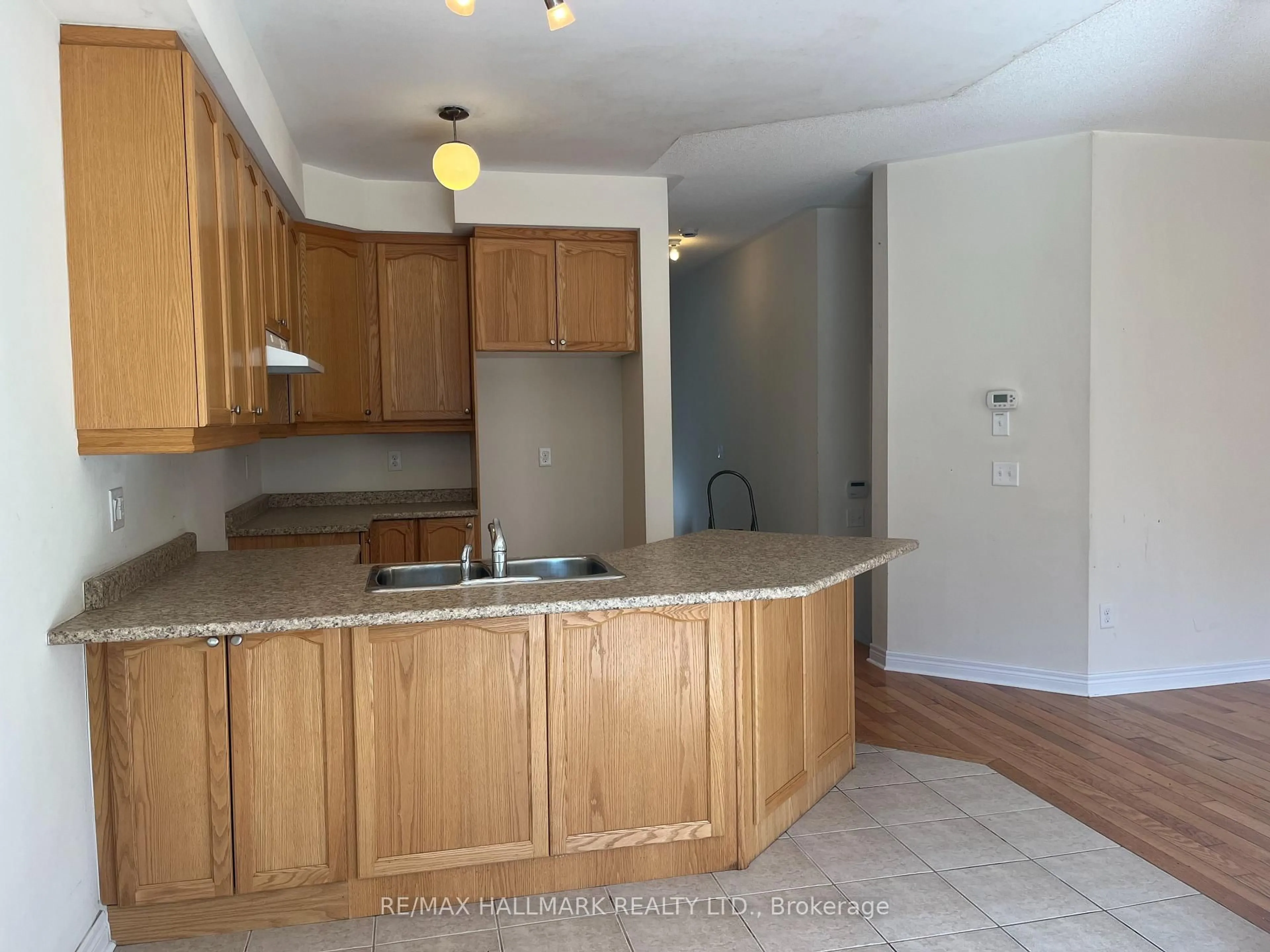 Standard kitchen, unknown for 117 James Govan Dr, Whitby Ontario L1N 0H4