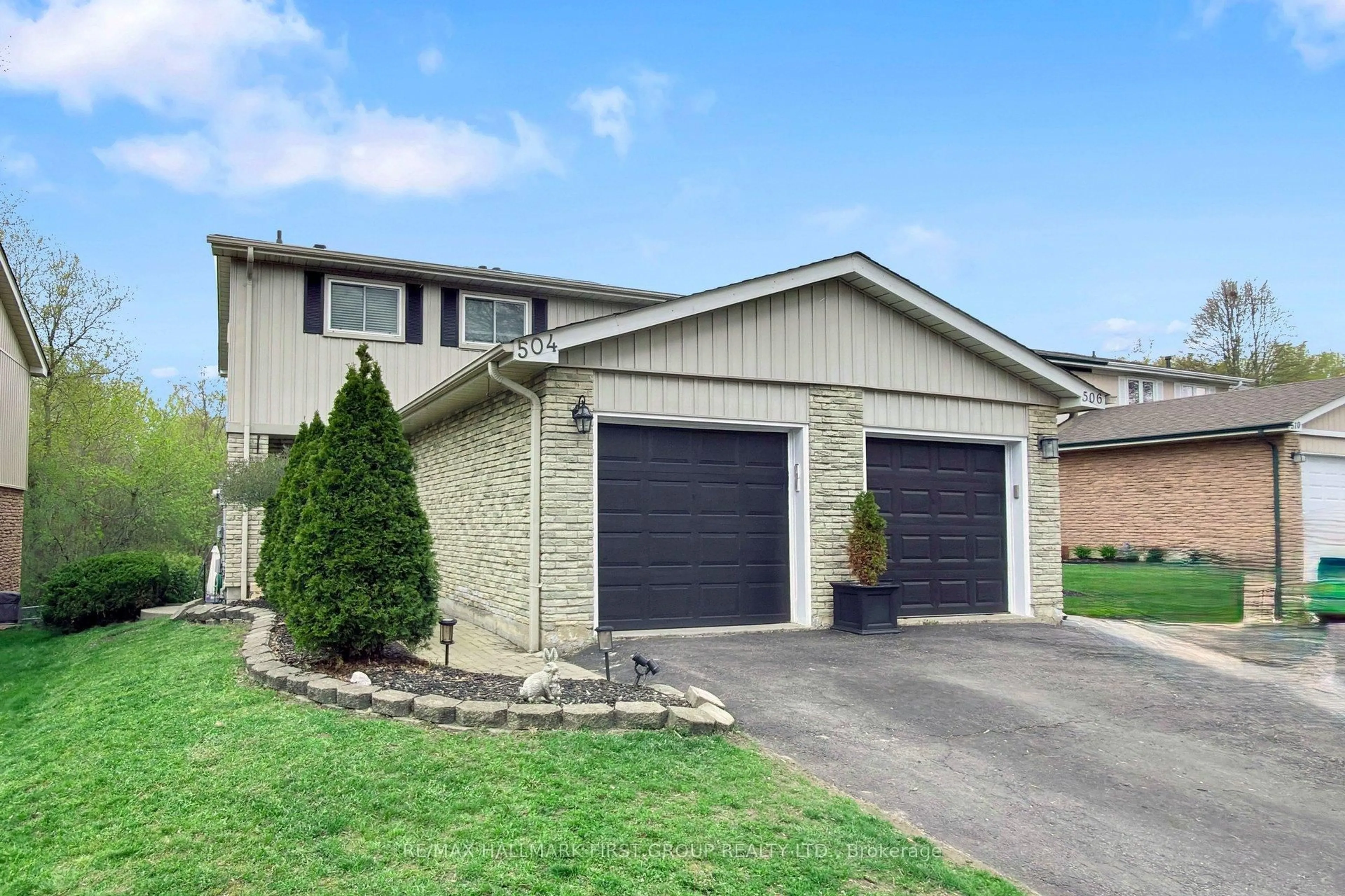 Home with brick exterior material, street for 504 Camelot Dr, Oshawa Ontario L1K 1K2