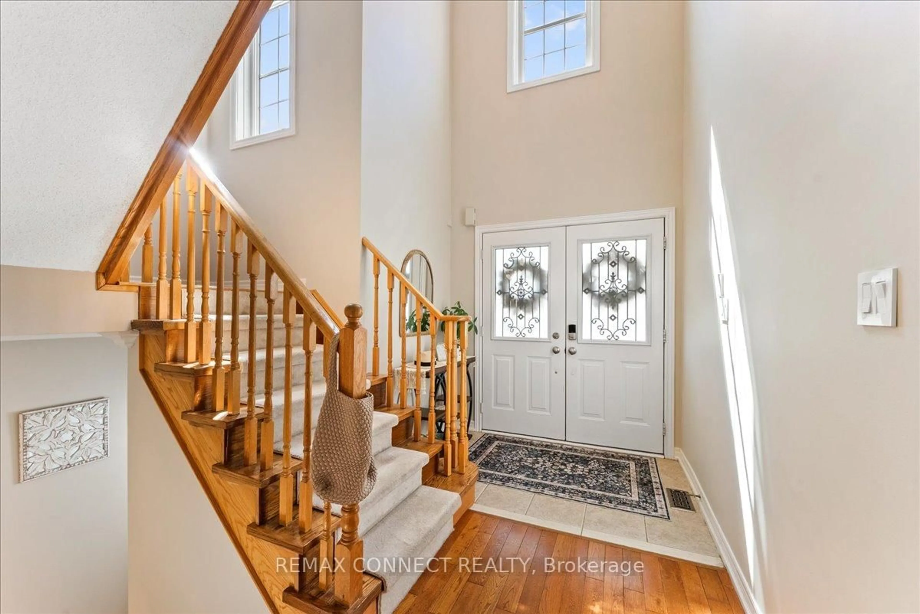 Indoor entryway for 67 Cranborne Cres, Whitby Ontario L1M 2M1