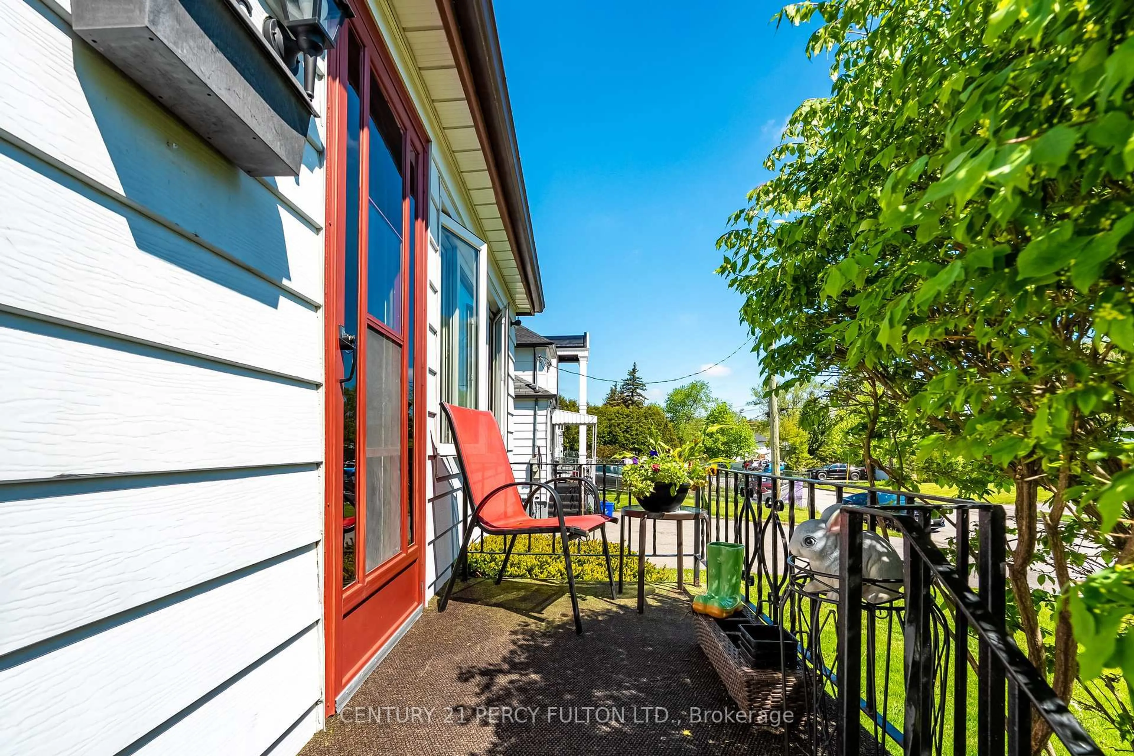 Patio, street for 1986 Guild Rd, Pickering Ontario L1V 1Y1