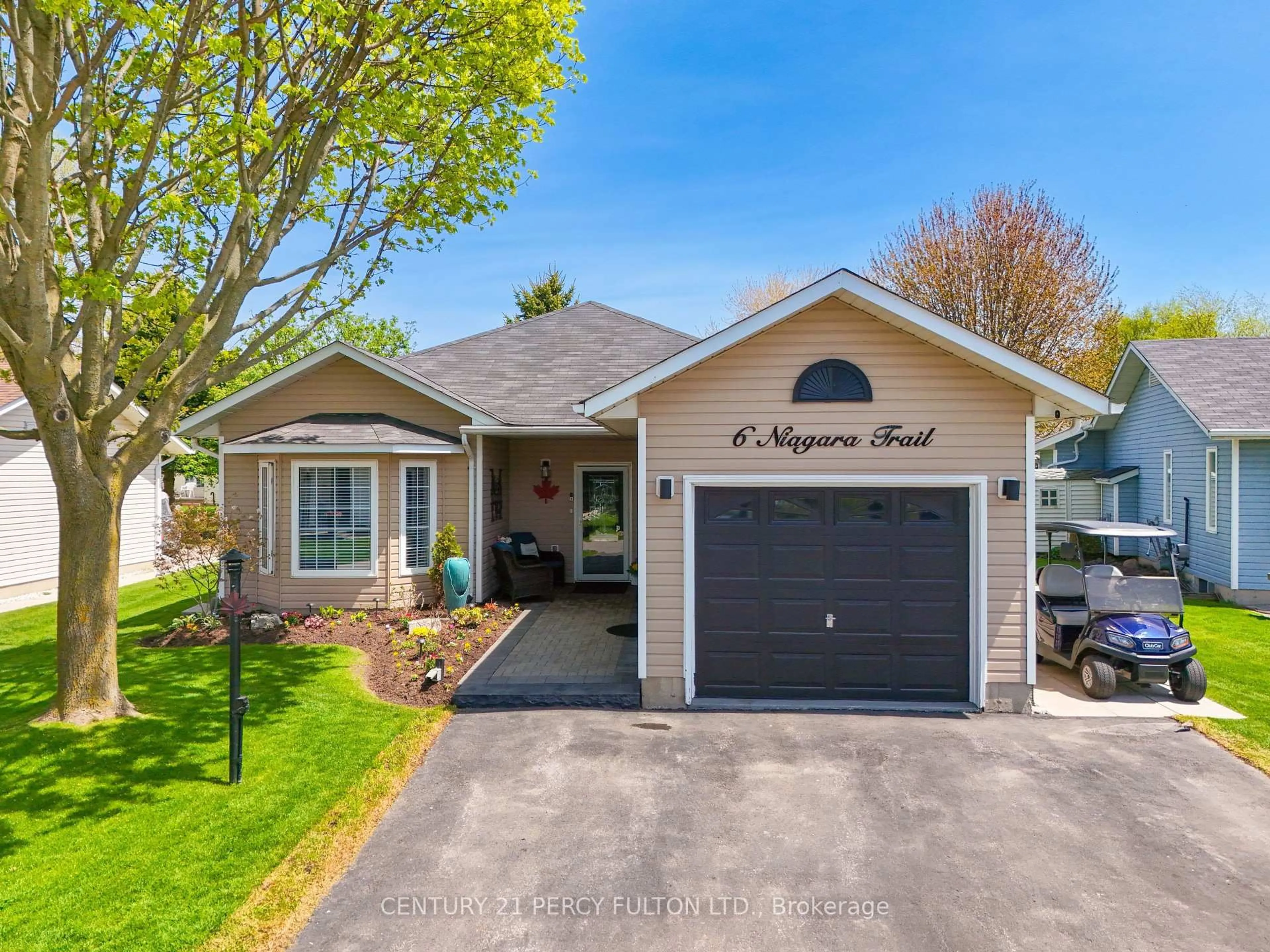 Home with vinyl exterior material, street for 6 Niagara Tr, Clarington Ontario L1B 1B9