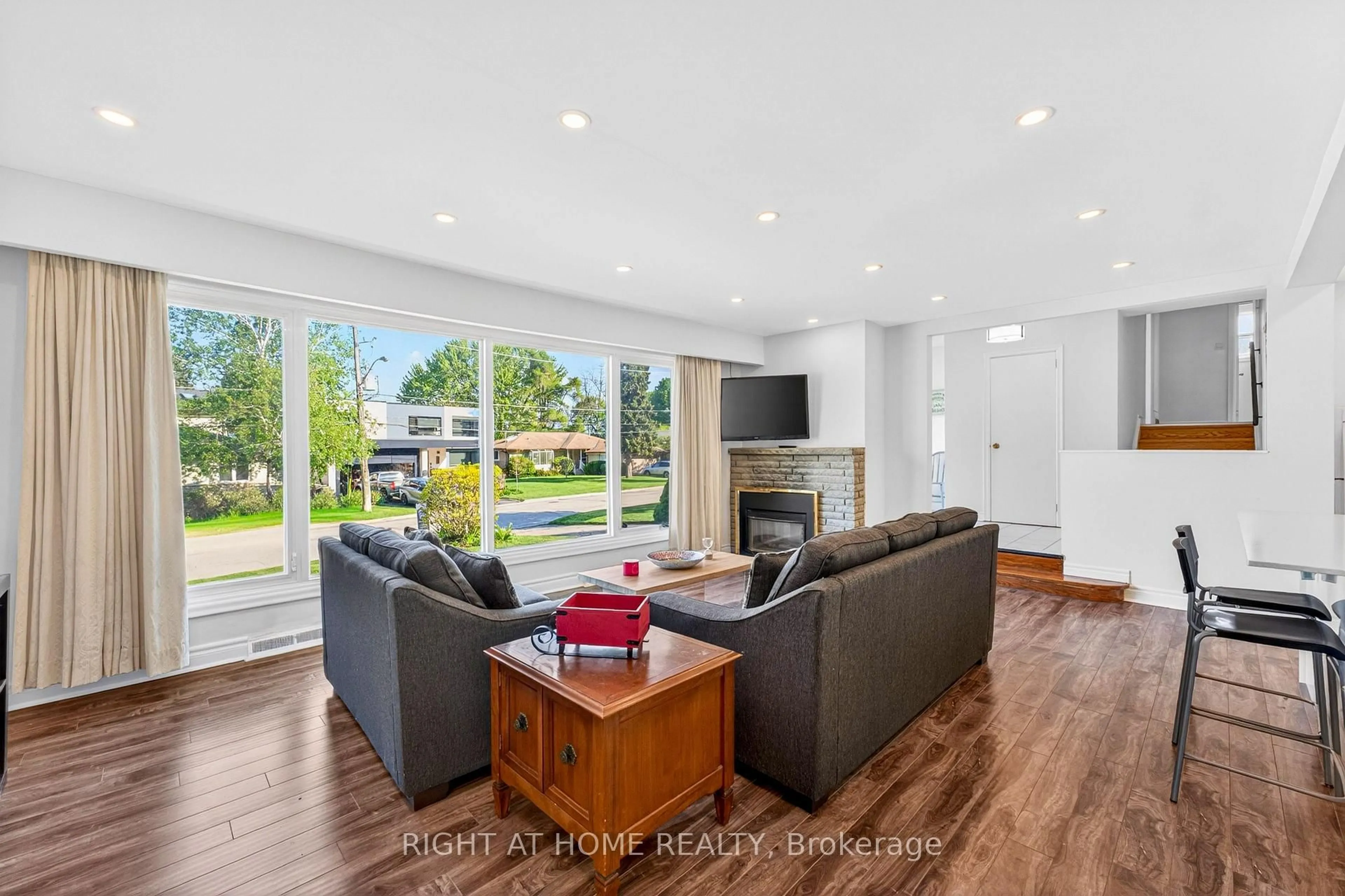 Living room with furniture, unknown for 78 Sylvan Ave, Toronto Ontario M1M 1K1