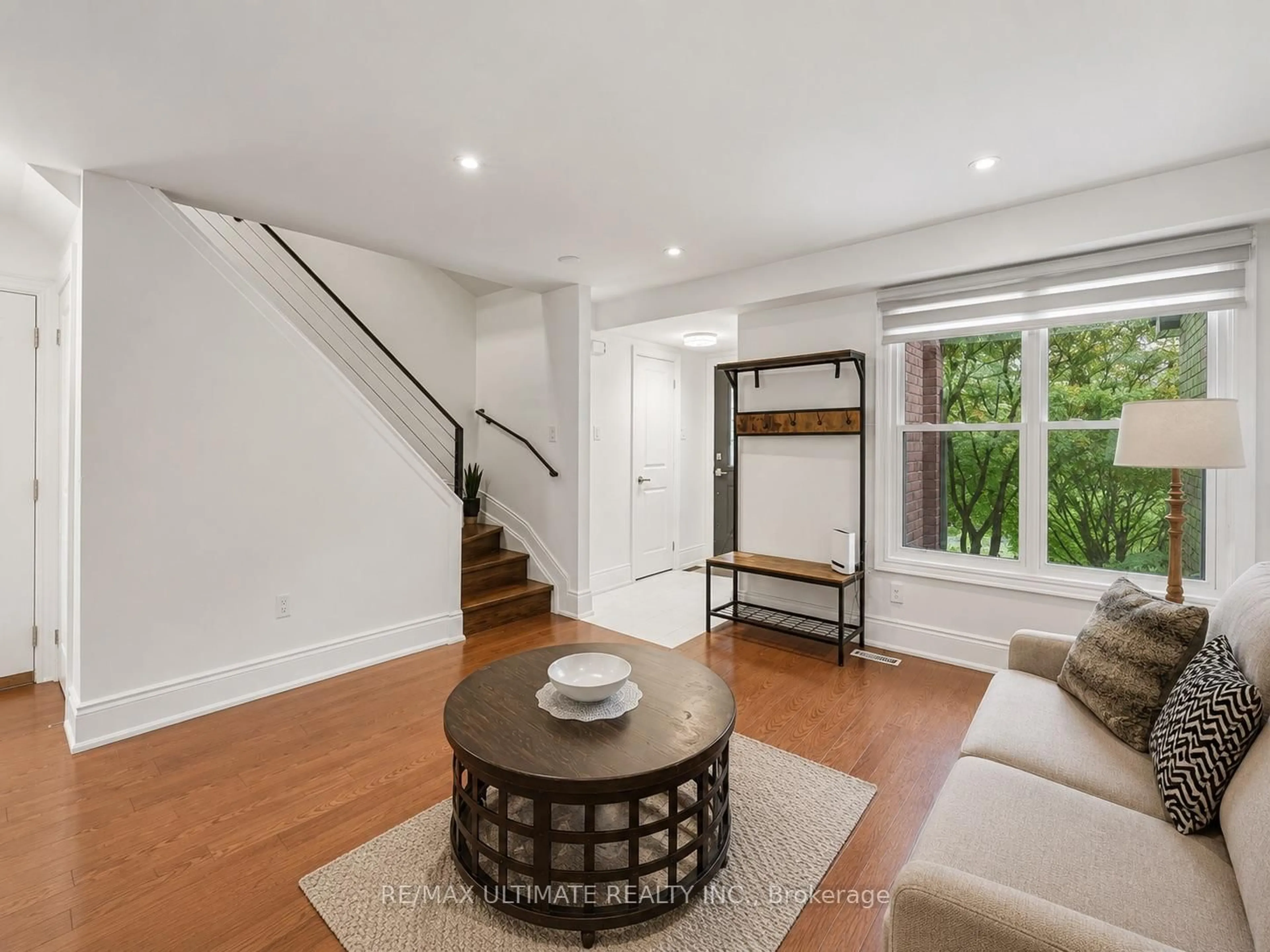 Living room with furniture, unknown for 29 Kipling Cres, Ajax Ontario L1S 5A7