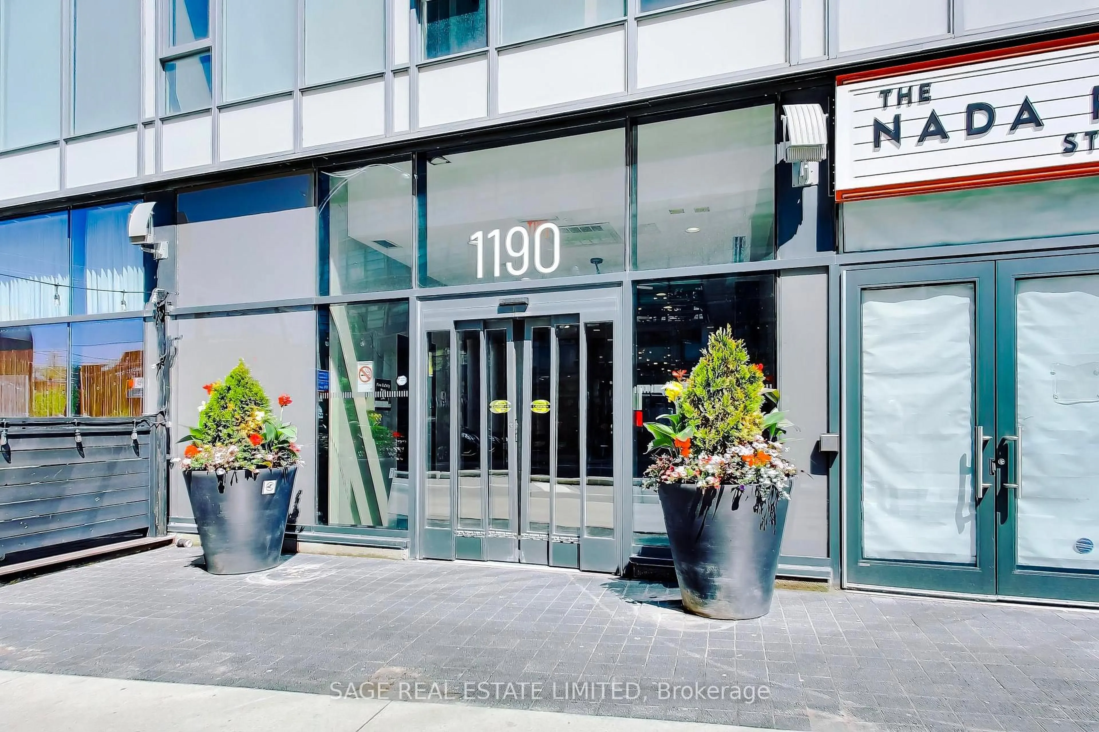 Indoor foyer for 1190 Dundas St #726, Toronto Ontario M4M 0C5