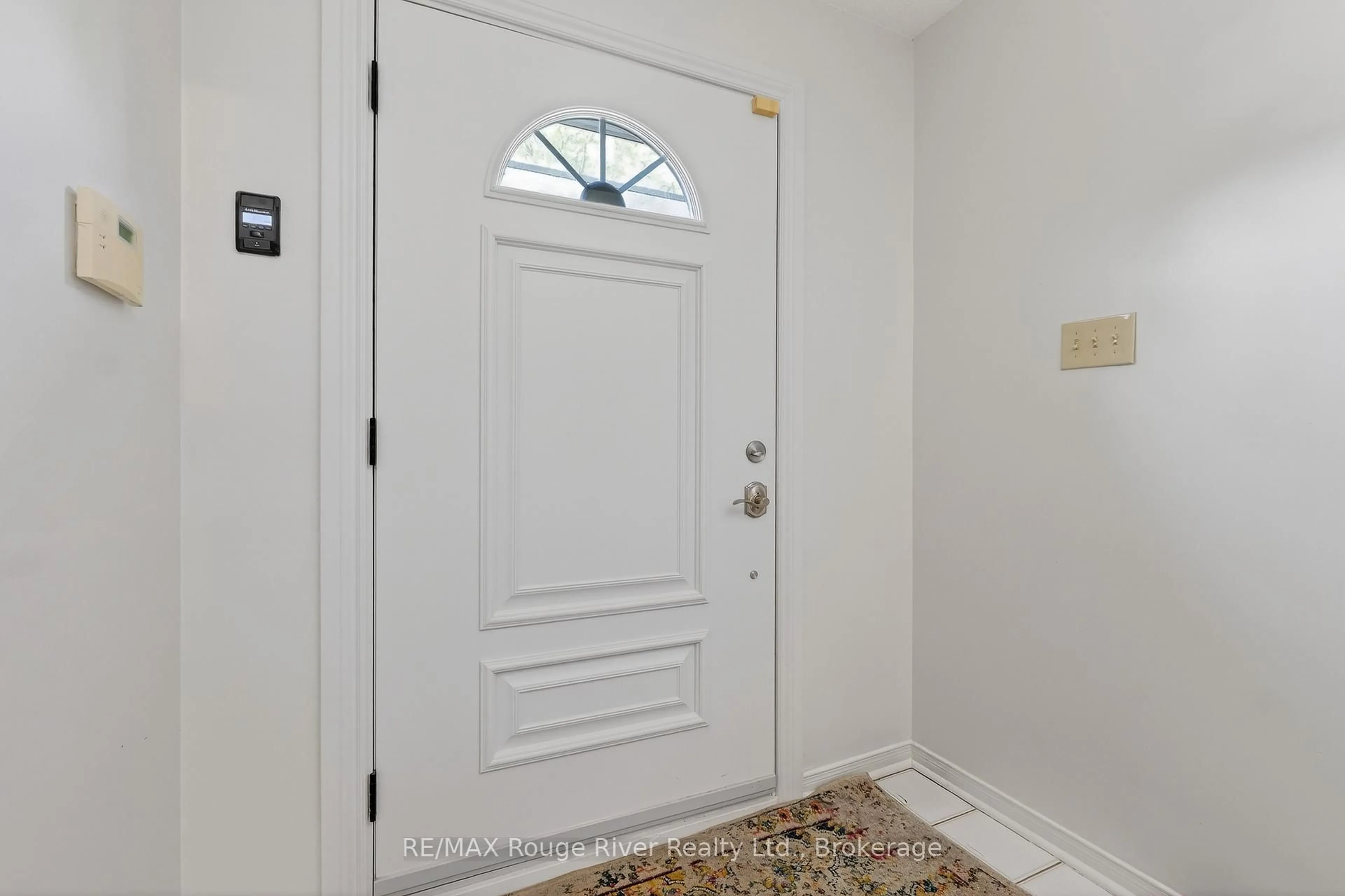 Unknown for 9 Farncomb Cres, Clarington Ontario L1C 4L5