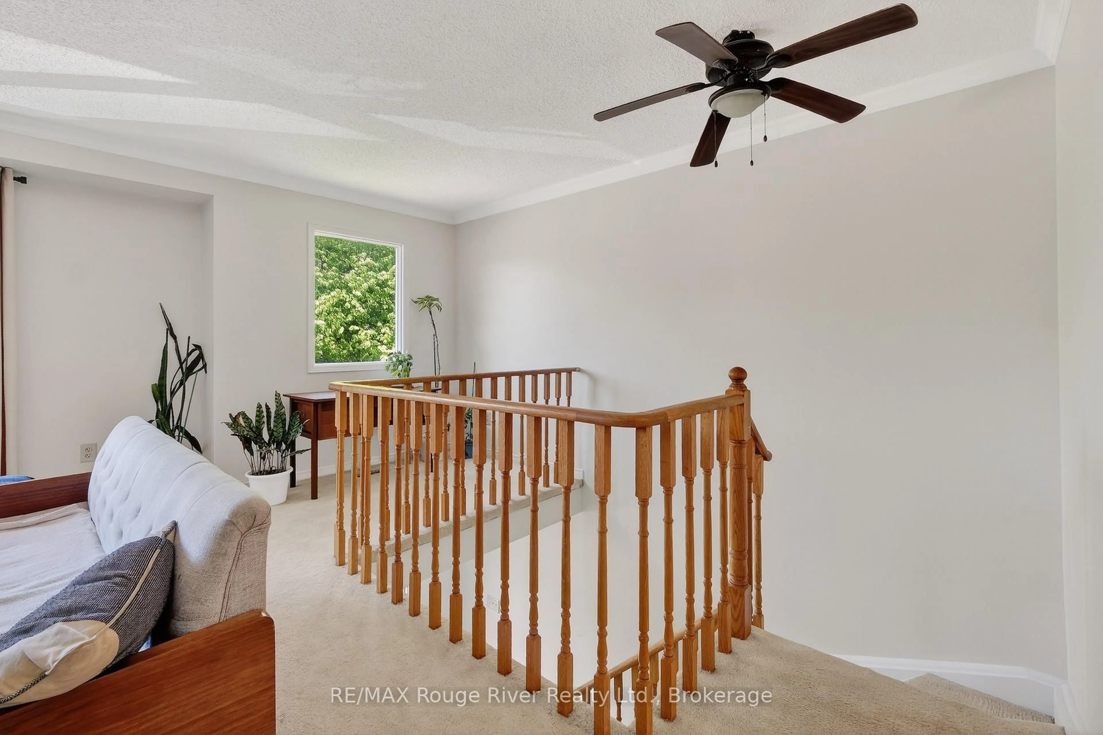Unknown for 9 Farncomb Cres, Clarington Ontario L1C 4L5