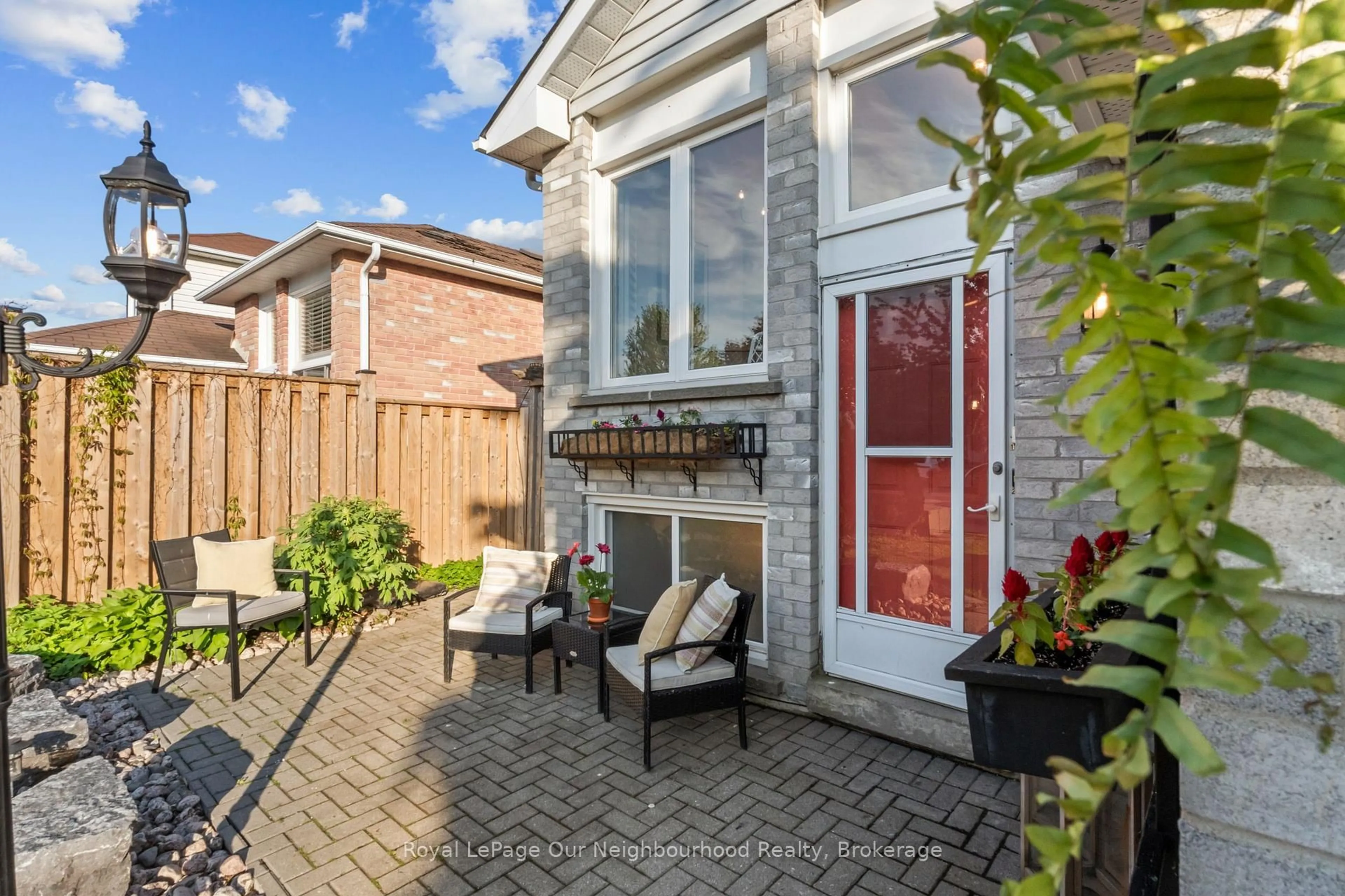 Unknown for 42 Glanville Cres, Clarington Ontario L1C 4L7