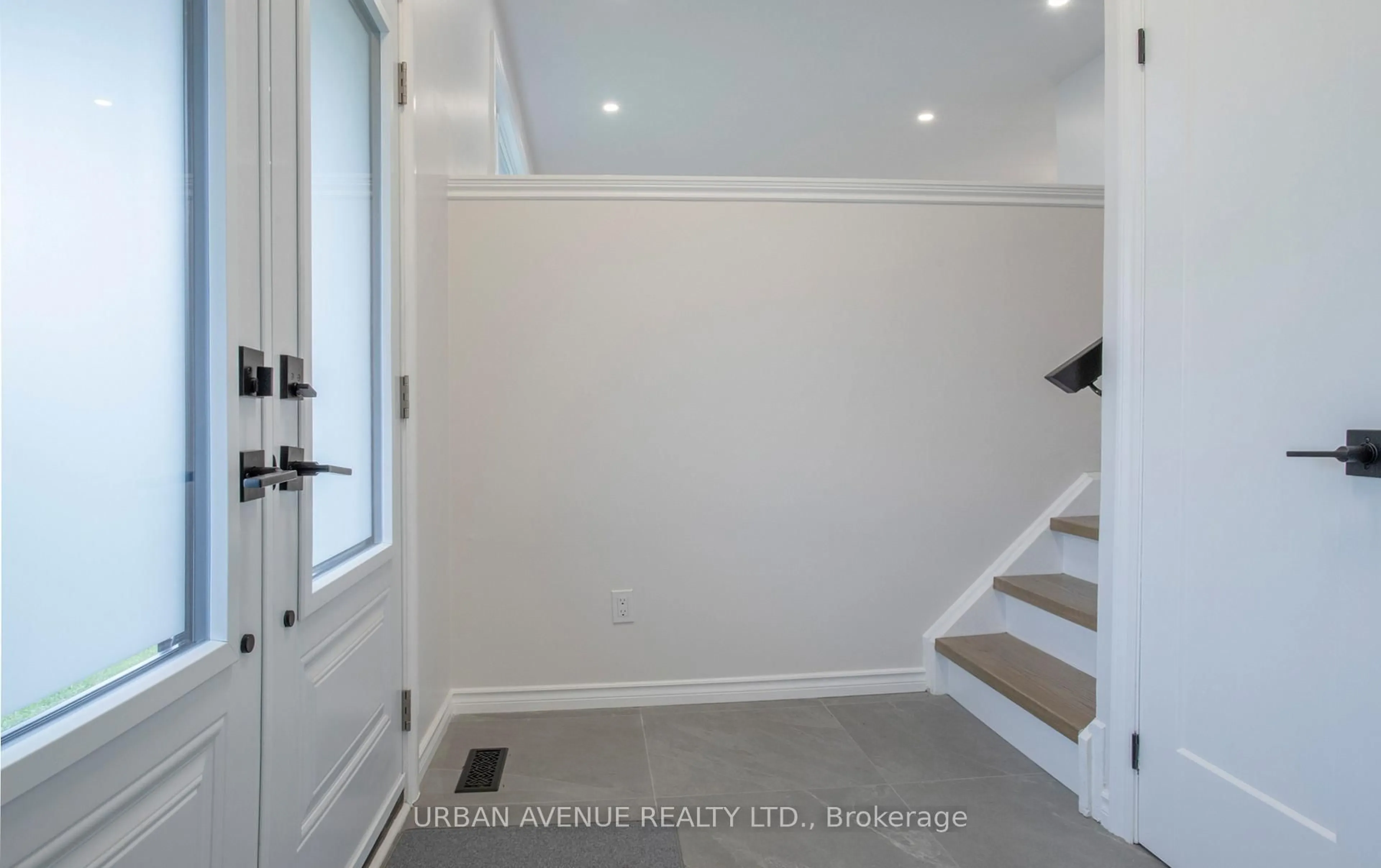 Unknown for 329 Cooper Crt, Oshawa Ontario L1J 6V4