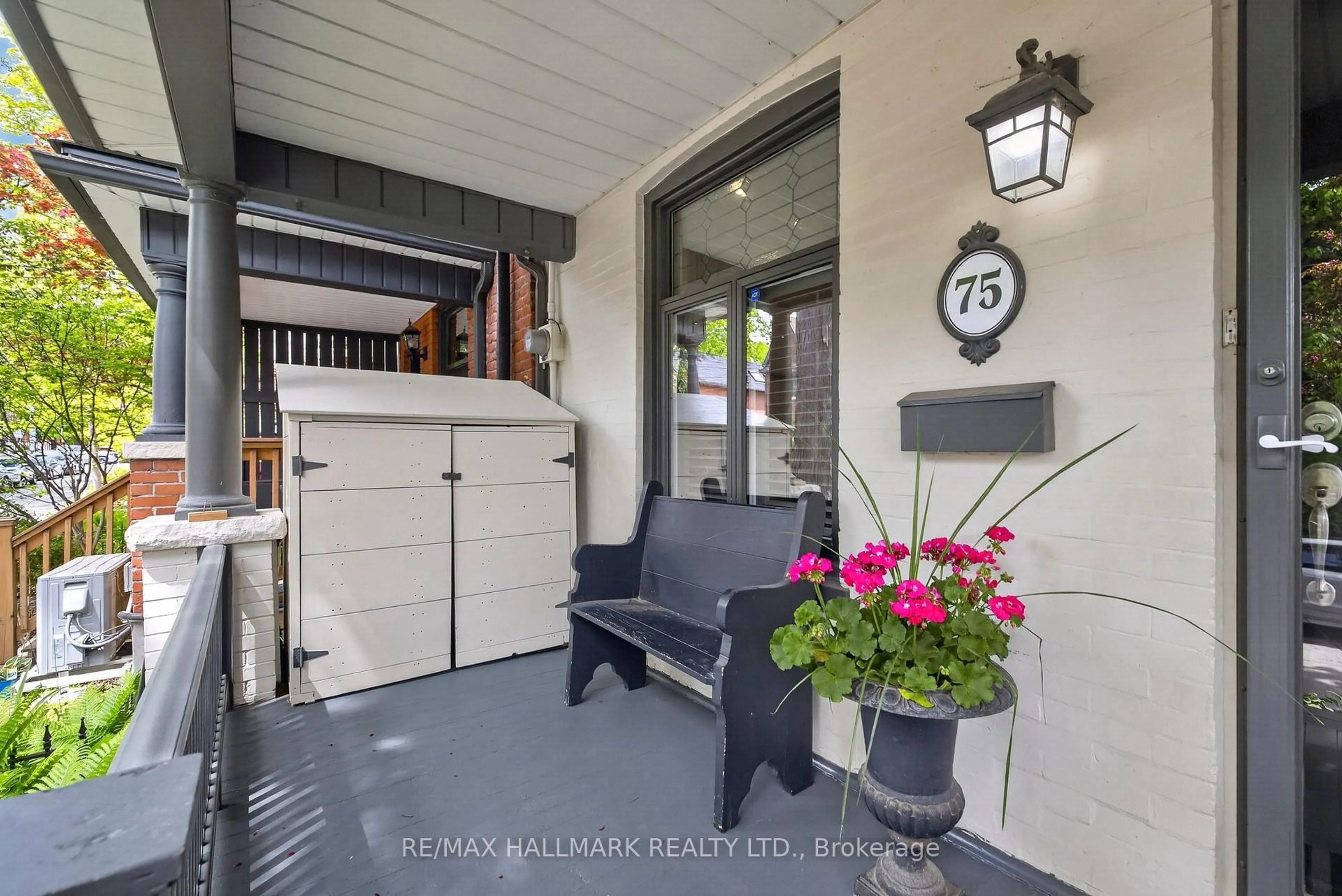 Indoor entryway for 75 Tiverton Ave, Toronto Ontario M4M 2M1