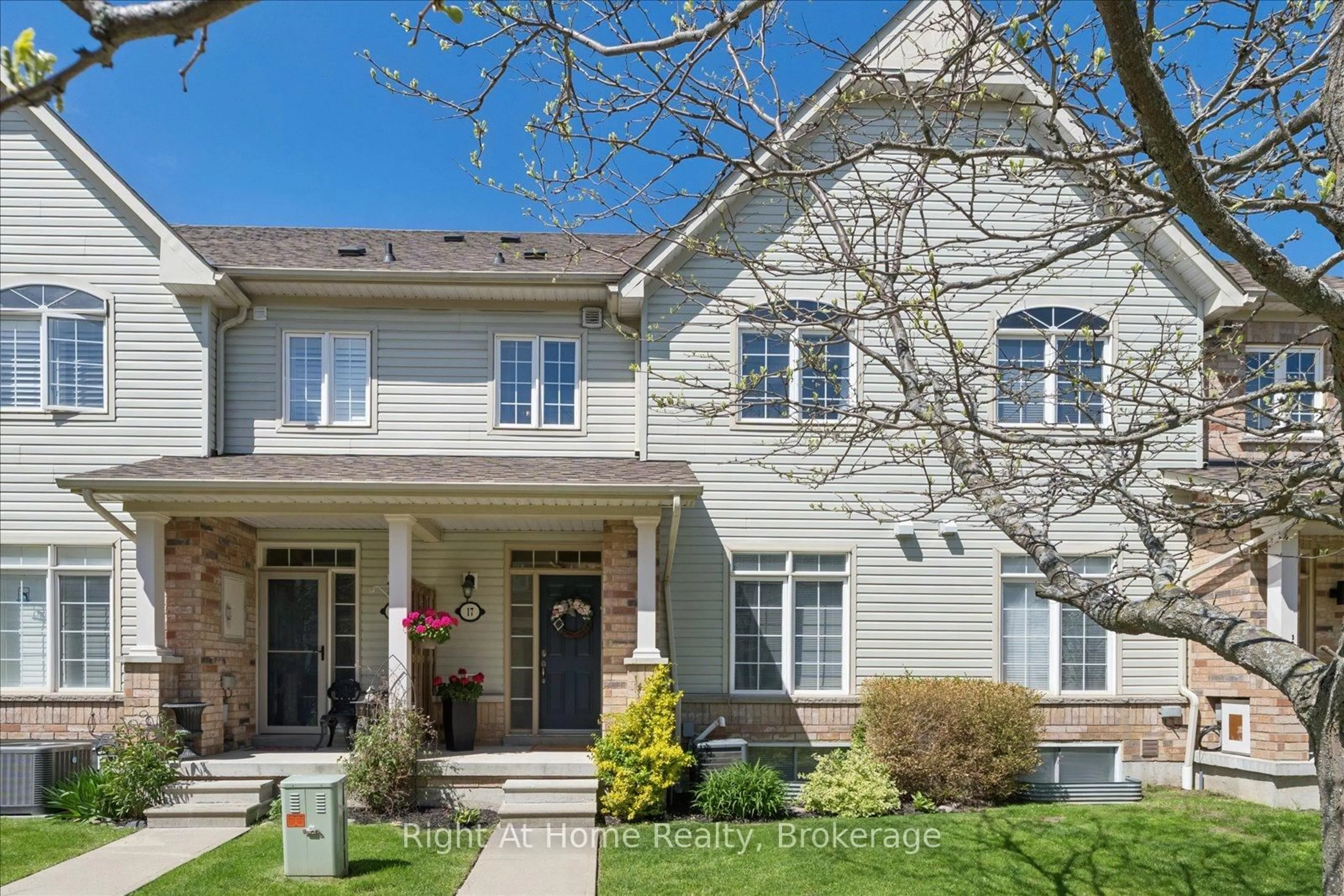Unknown for 17 Wicker Park Way, Whitby Ontario L1R 0C8