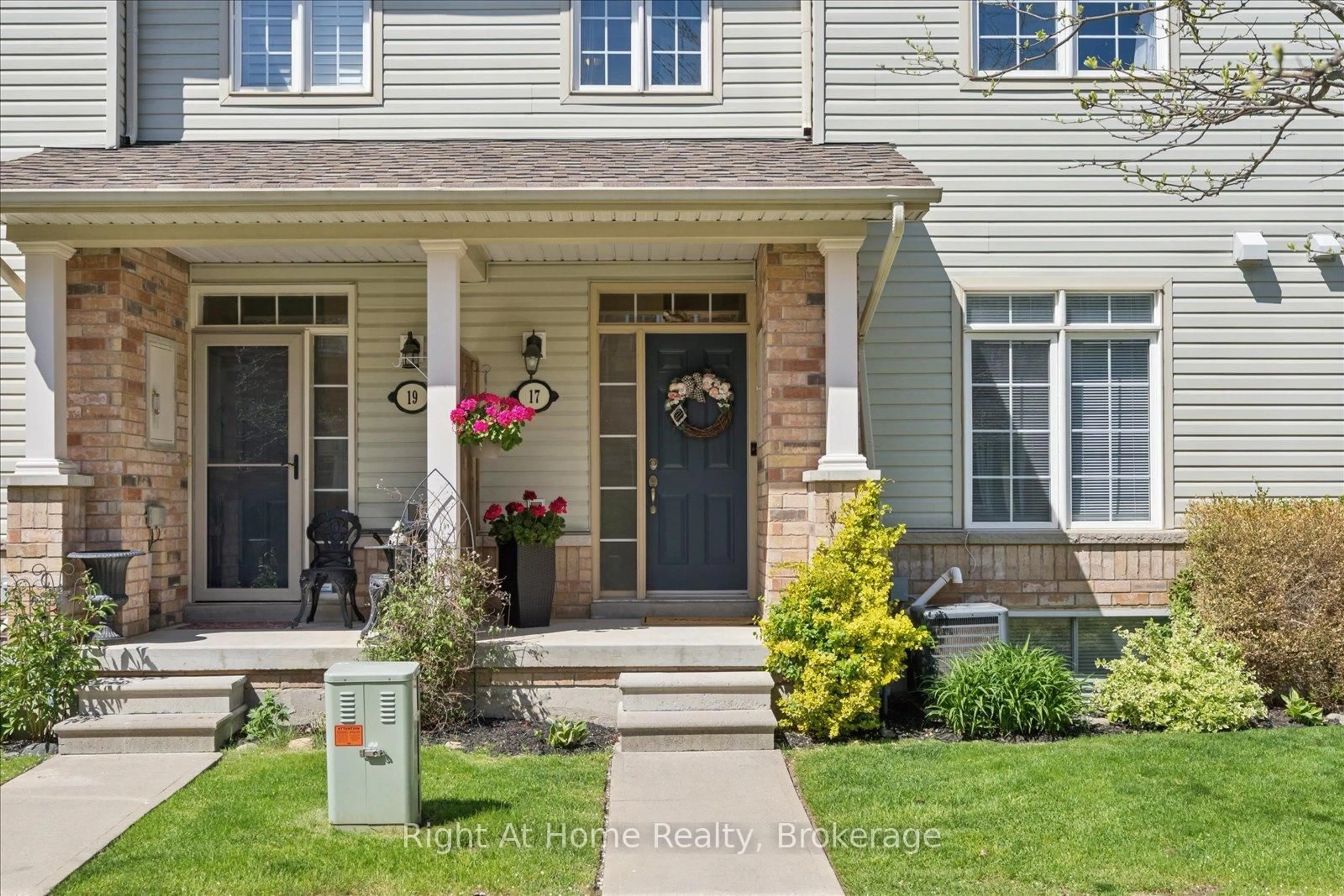 Unknown for 17 Wicker Park Way, Whitby Ontario L1R 0C8