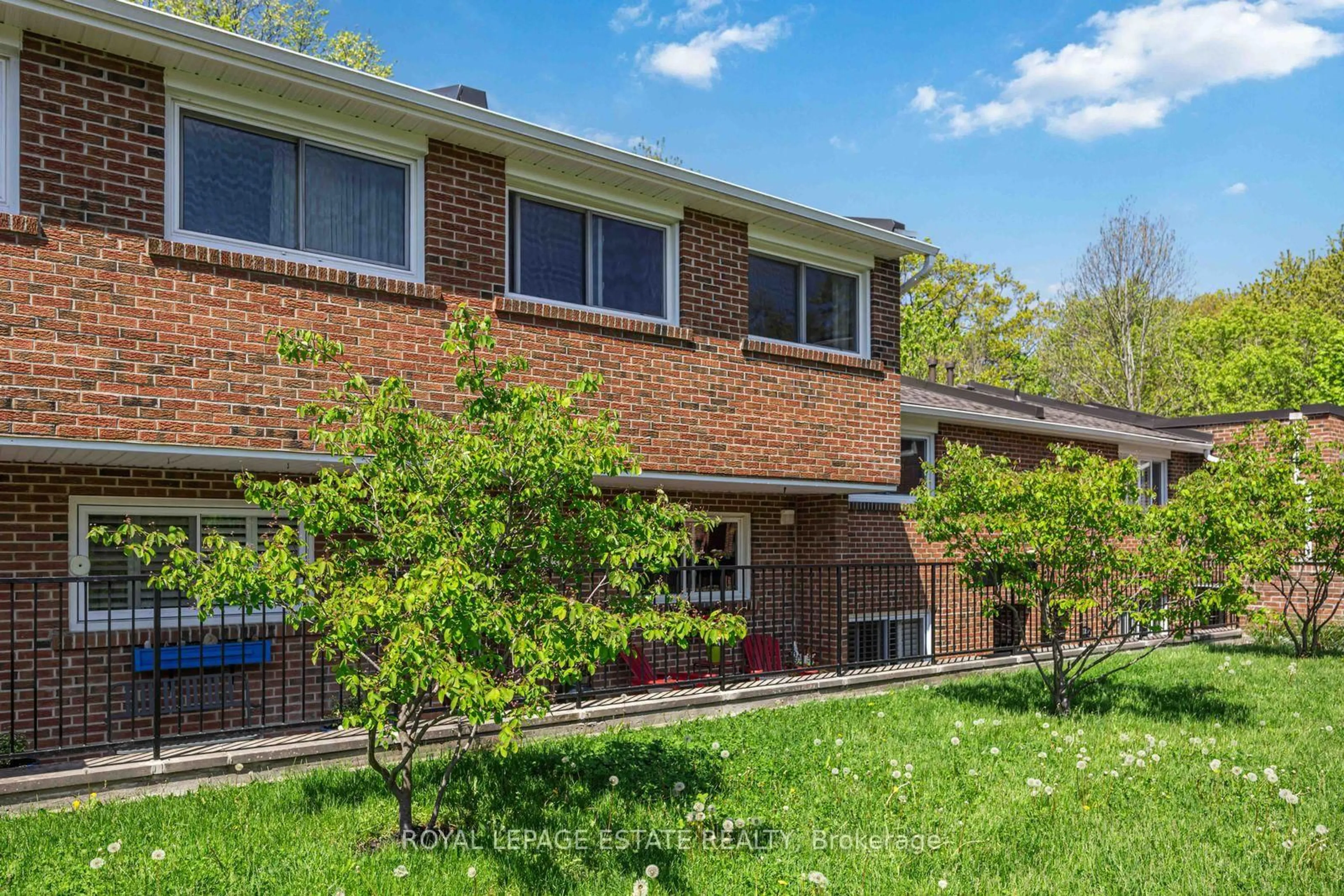 Unknown for 90 Edgewood Ave #123, Toronto Ontario M4L 3H1