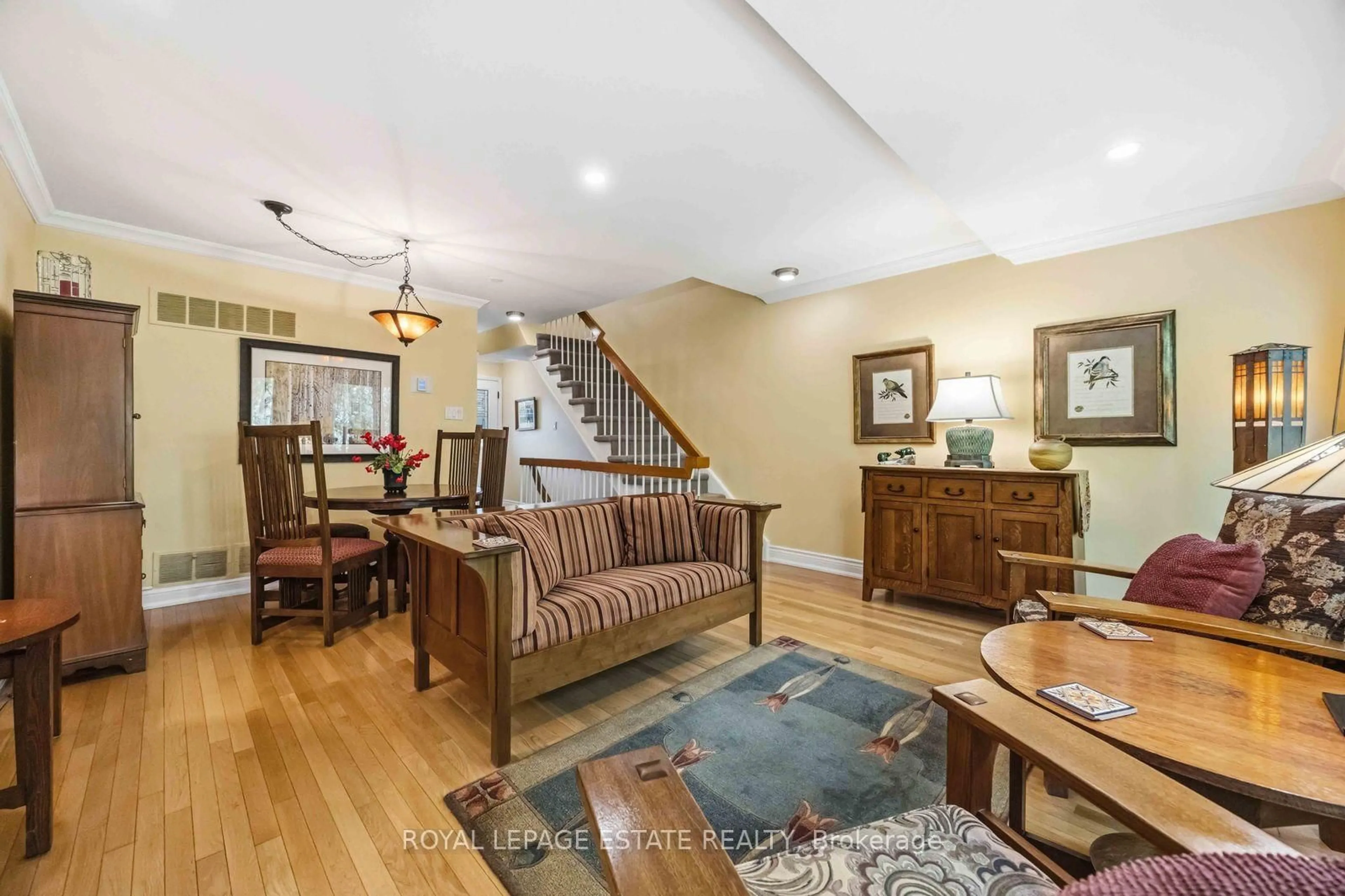 Unknown for 90 Edgewood Ave #123, Toronto Ontario M4L 3H1