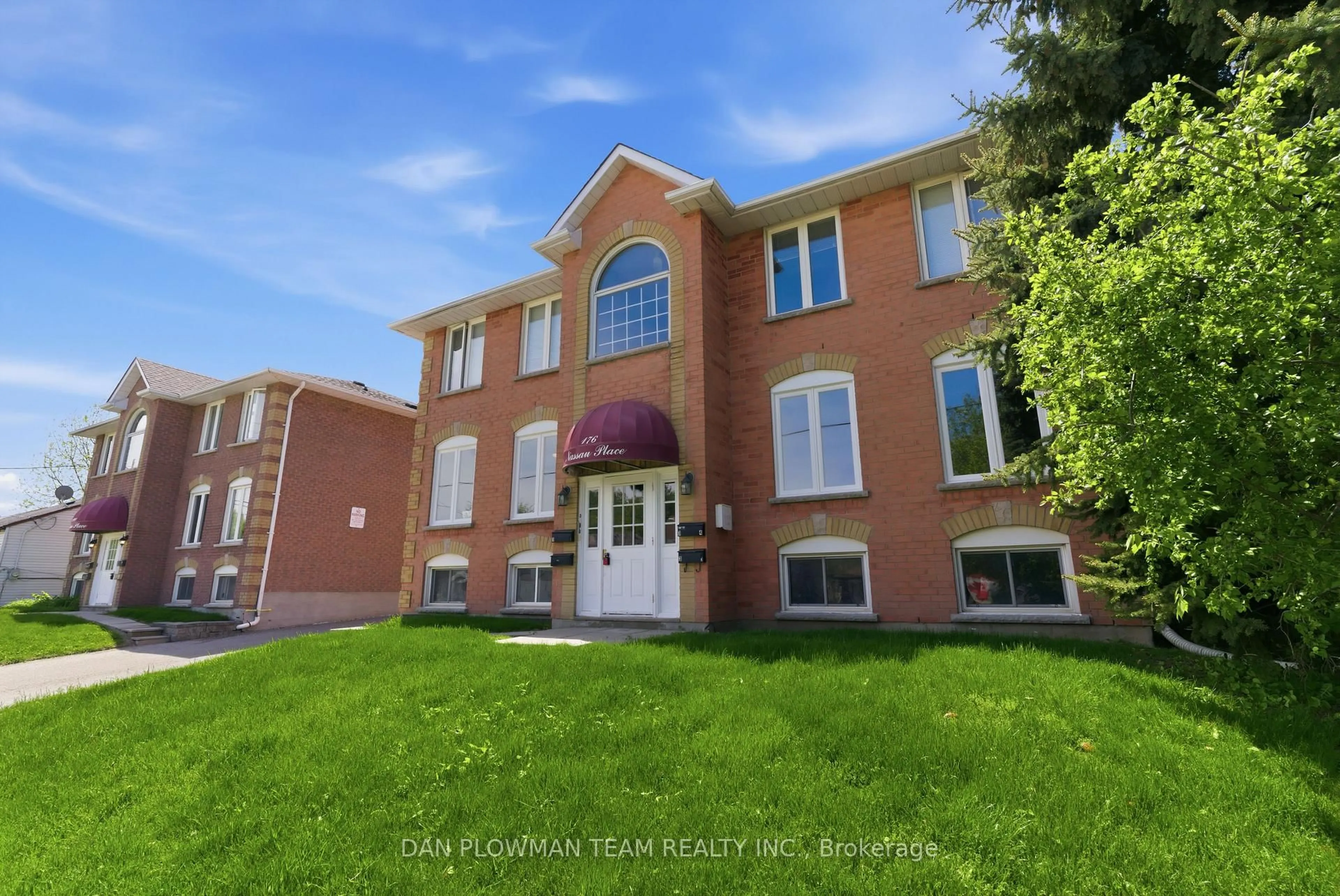 Home with brick exterior material, unknown for 176 Nassau St, Oshawa Ontario L1J 4A5