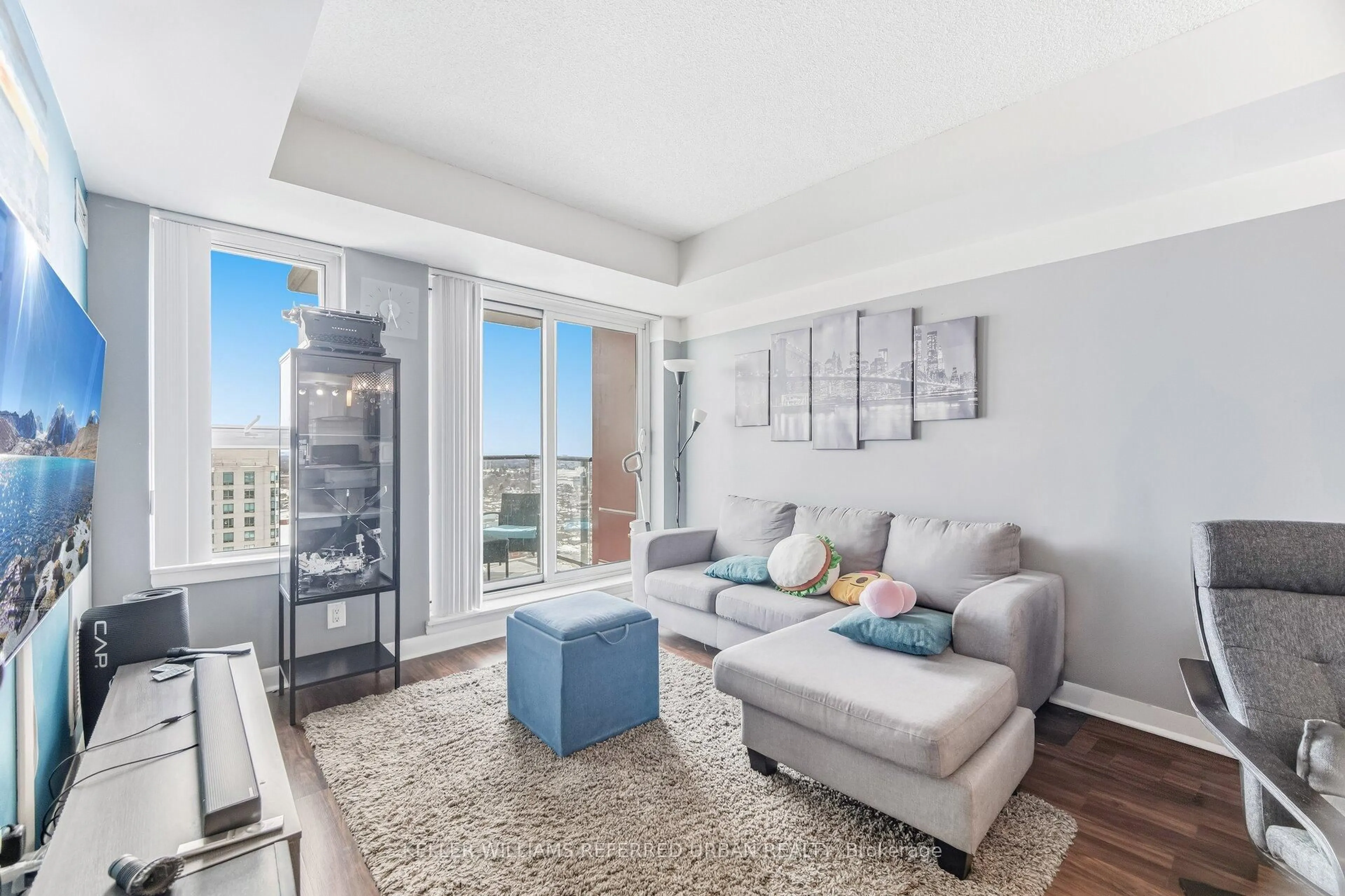 Living room with furniture, unknown for 25 Town Centre Crt #3203, Toronto Ontario M1P 0B4