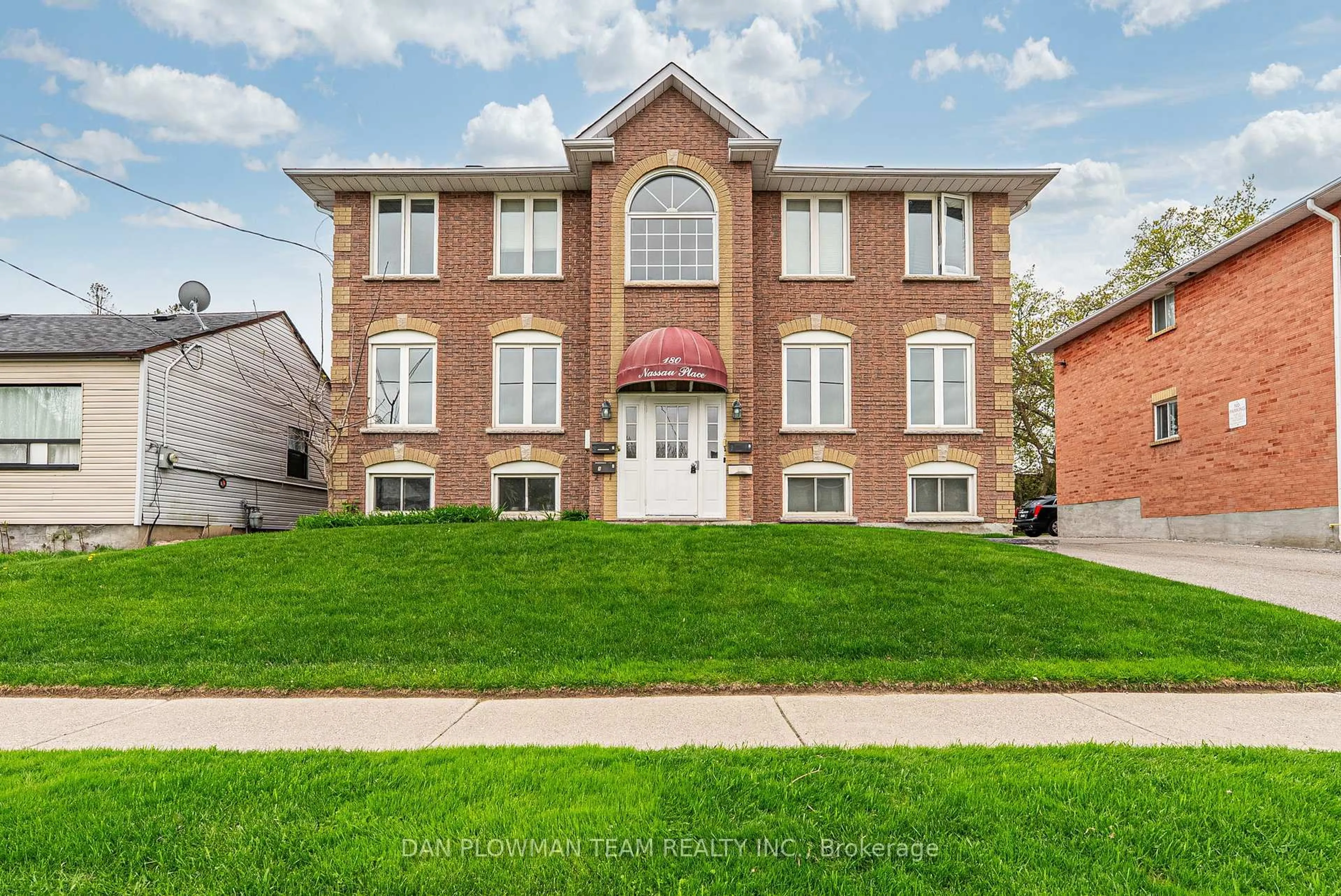 Home with brick exterior material, street for 180 Nassau St, Oshawa Ontario L1J 4A5