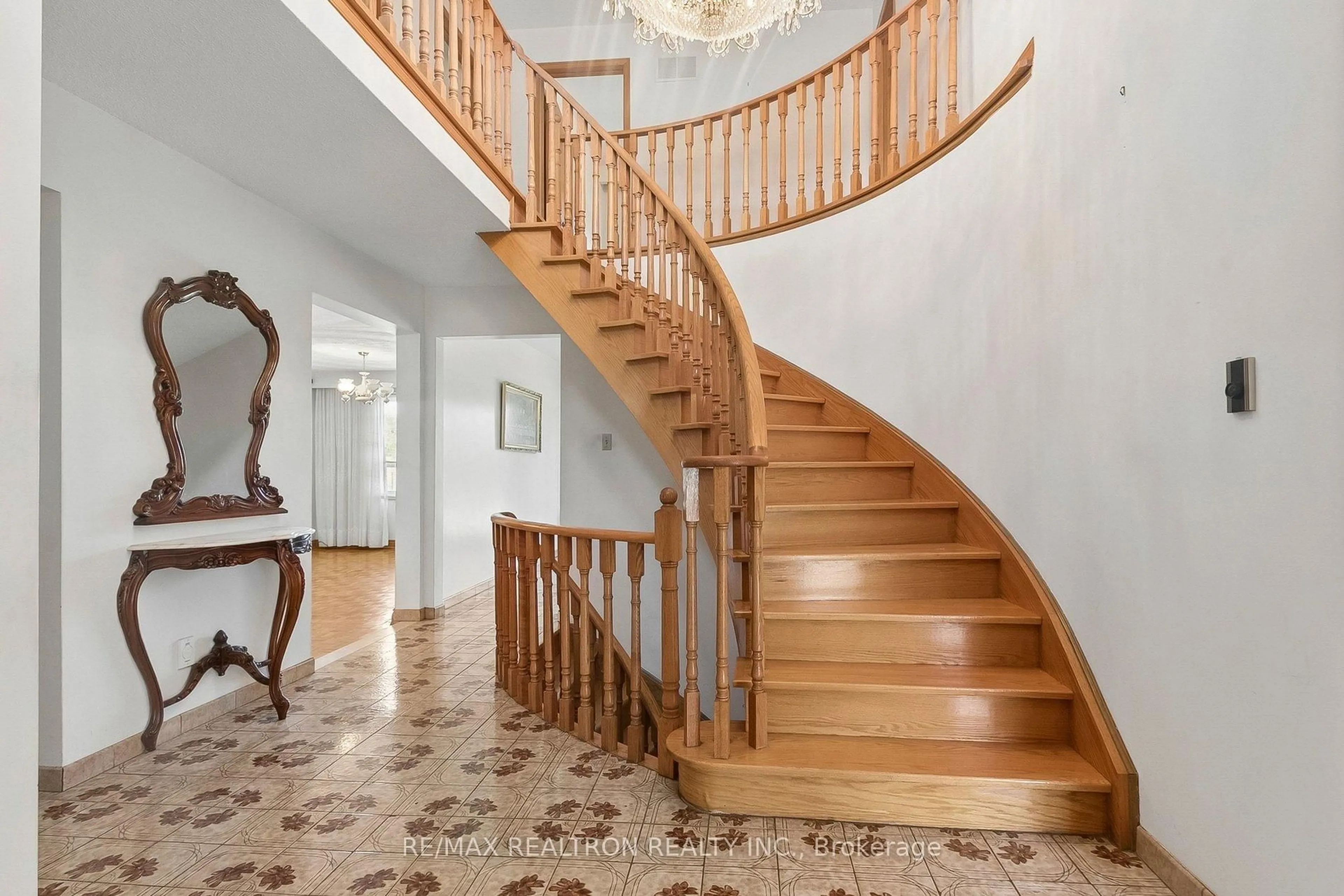Stairs for 21 Morbank Dr, Toronto Ontario M1V 2M1