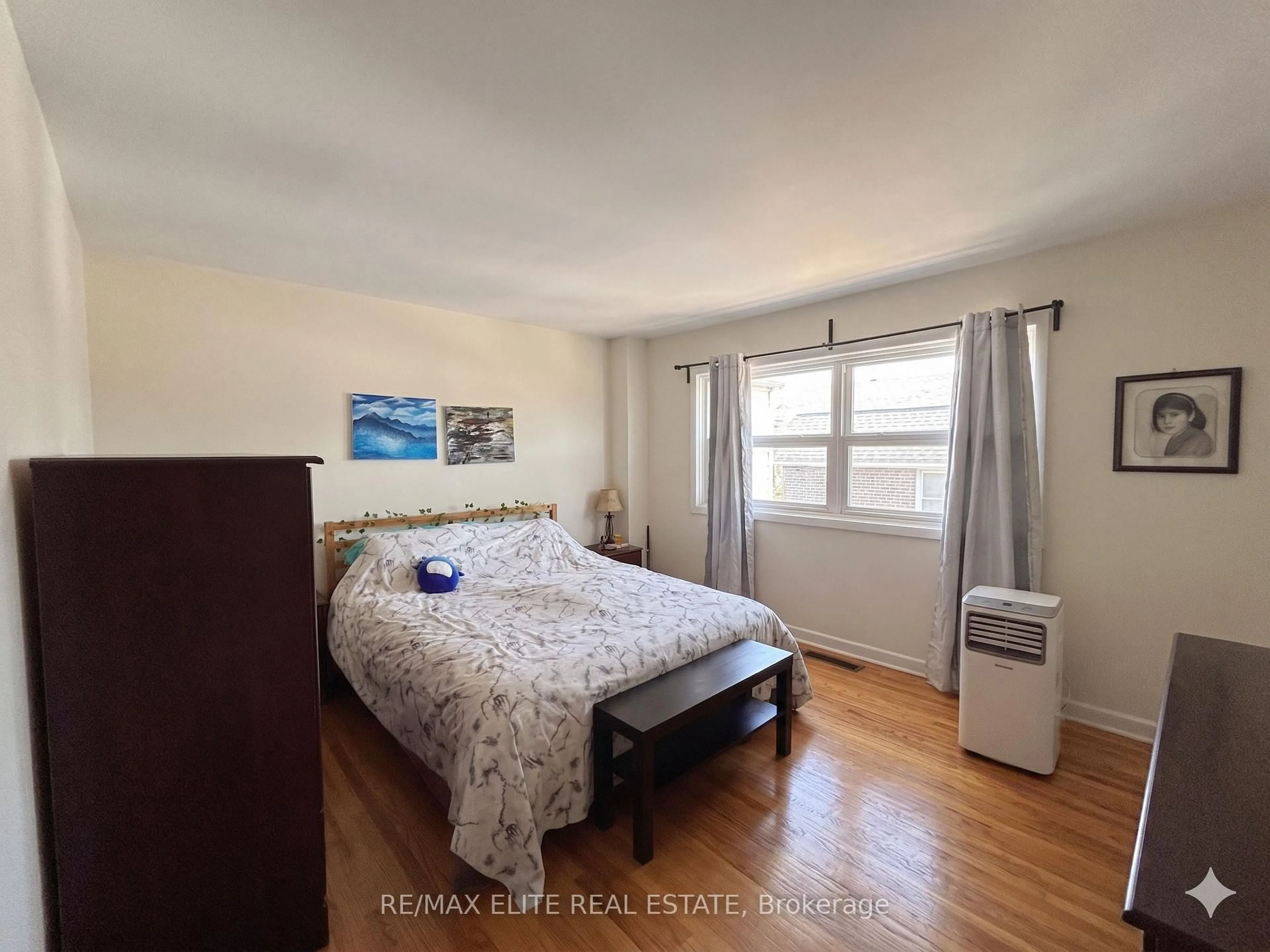 A pic of a room for 110 Purpledusk Tr, Toronto Ontario M1E 4E1