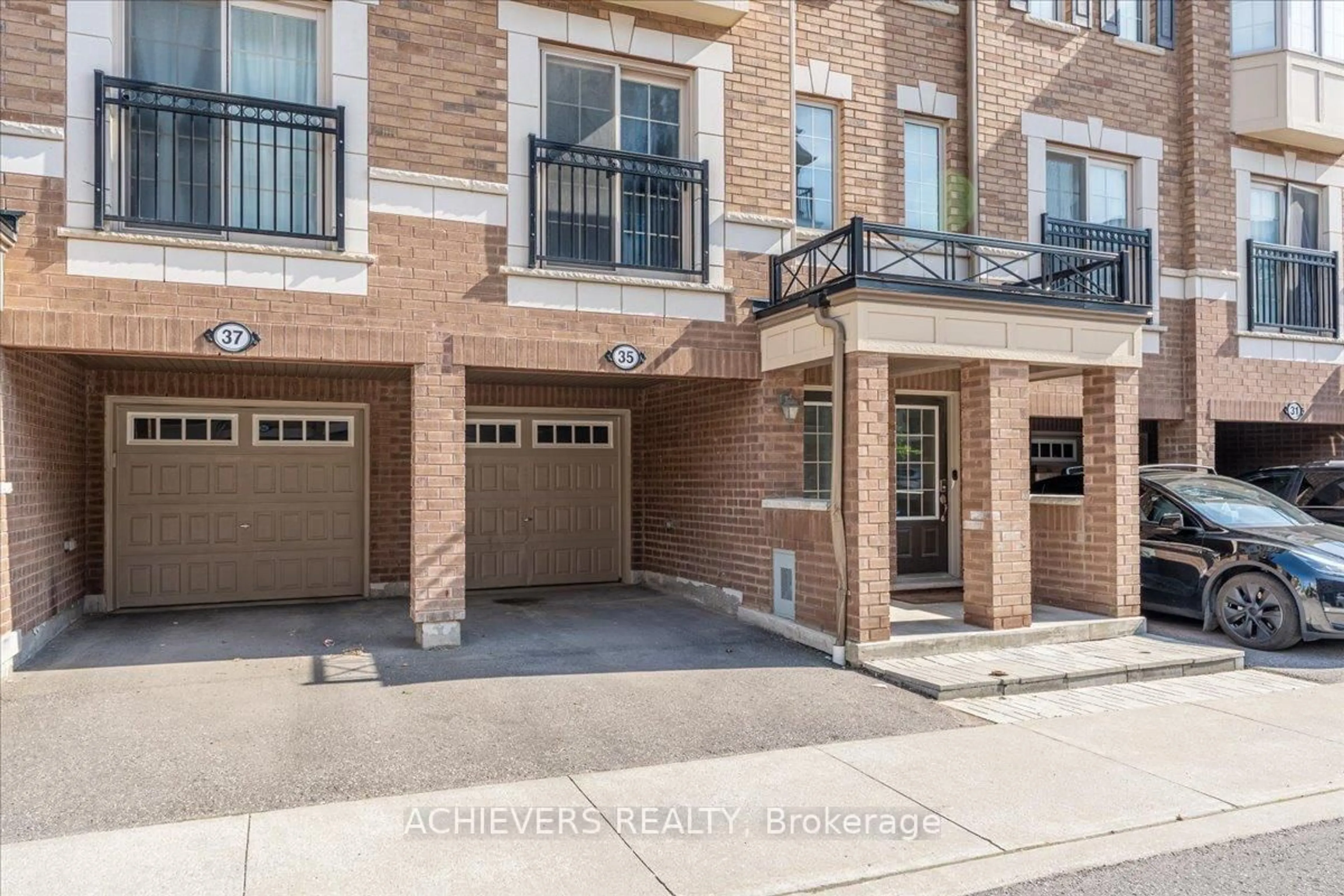 Unknown for 35 Glenstal Path, Oshawa Ontario L1L 0L2