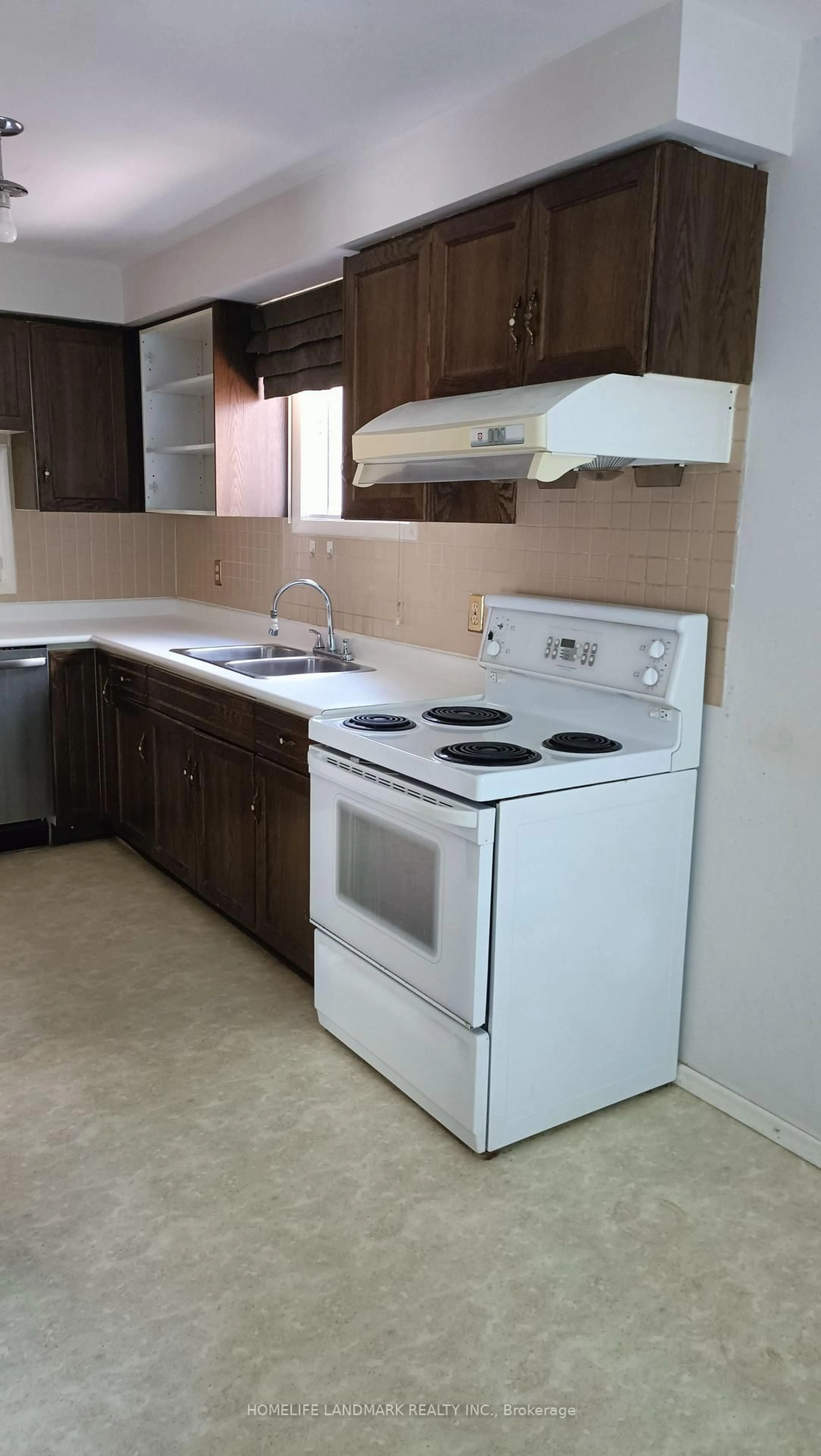 Standard kitchen, unknown for 113 Wintermute Blvd, Toronto Ontario M1W 3M8